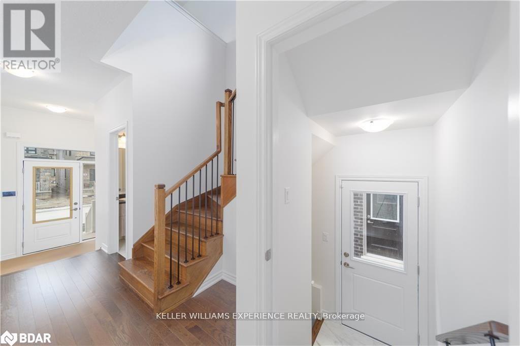 60 Gemini Drive, Barrie, Ontario  L9J 0C3 - Photo 3 - S13092300