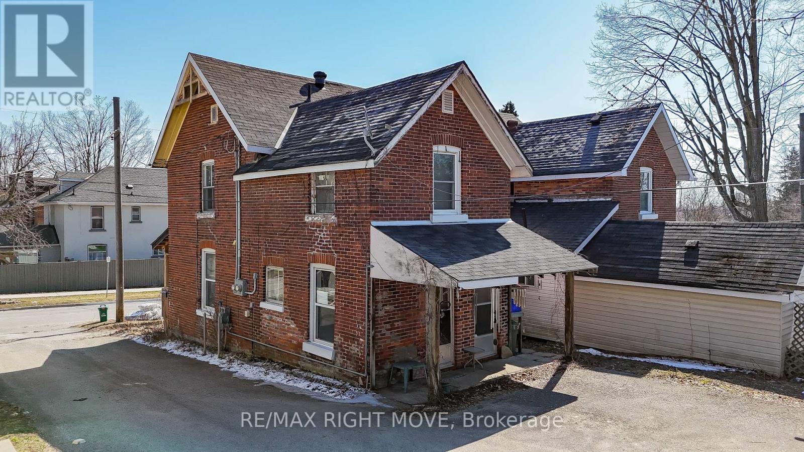 203 Canice Street, Orillia, Ontario  L3V 4J1 - Photo 3 - S13092330