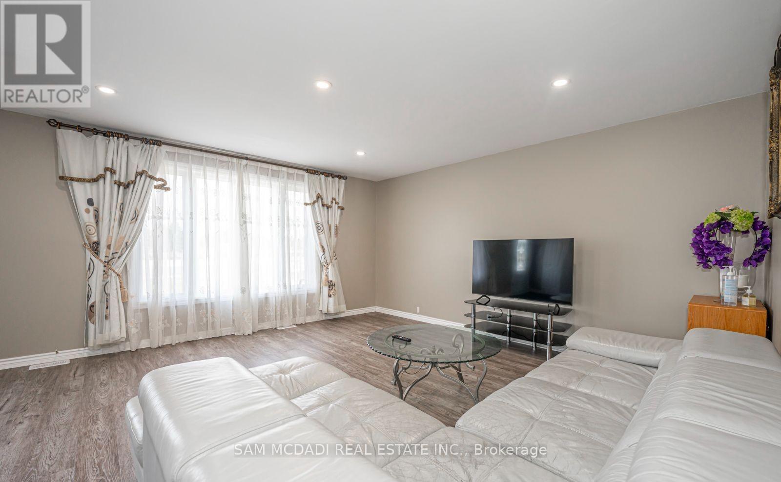 1109 Bayfield Street N, Springwater, Ontario  L9X 0N6 - Photo 6 - S13092466