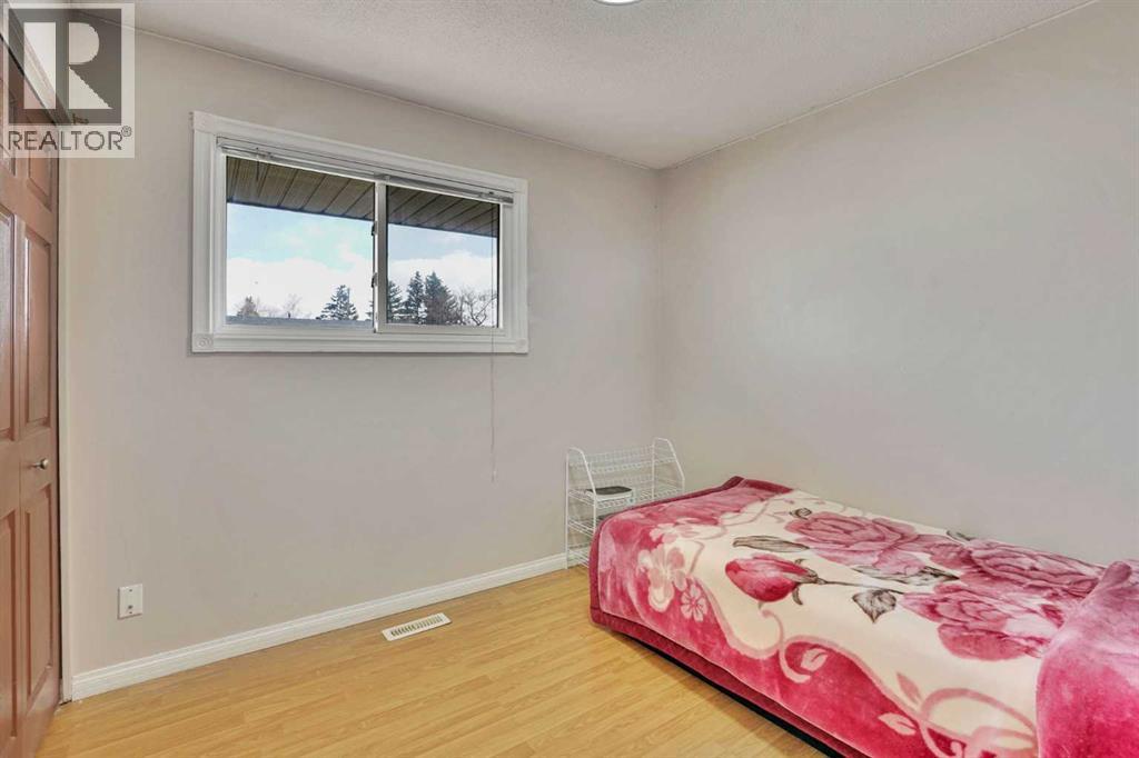 1004 Penrith Crescent Se, Calgary, Alberta  T2A 2H7 - Photo 9 - A2301823