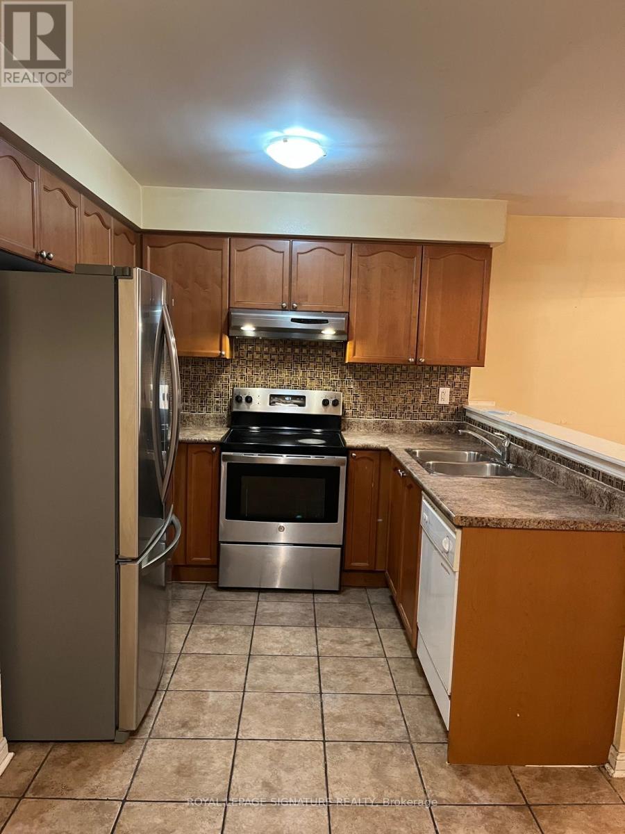 12 Murphy Road, Brampton, Ontario  L6S 6L2 - Photo 9 - W13092296