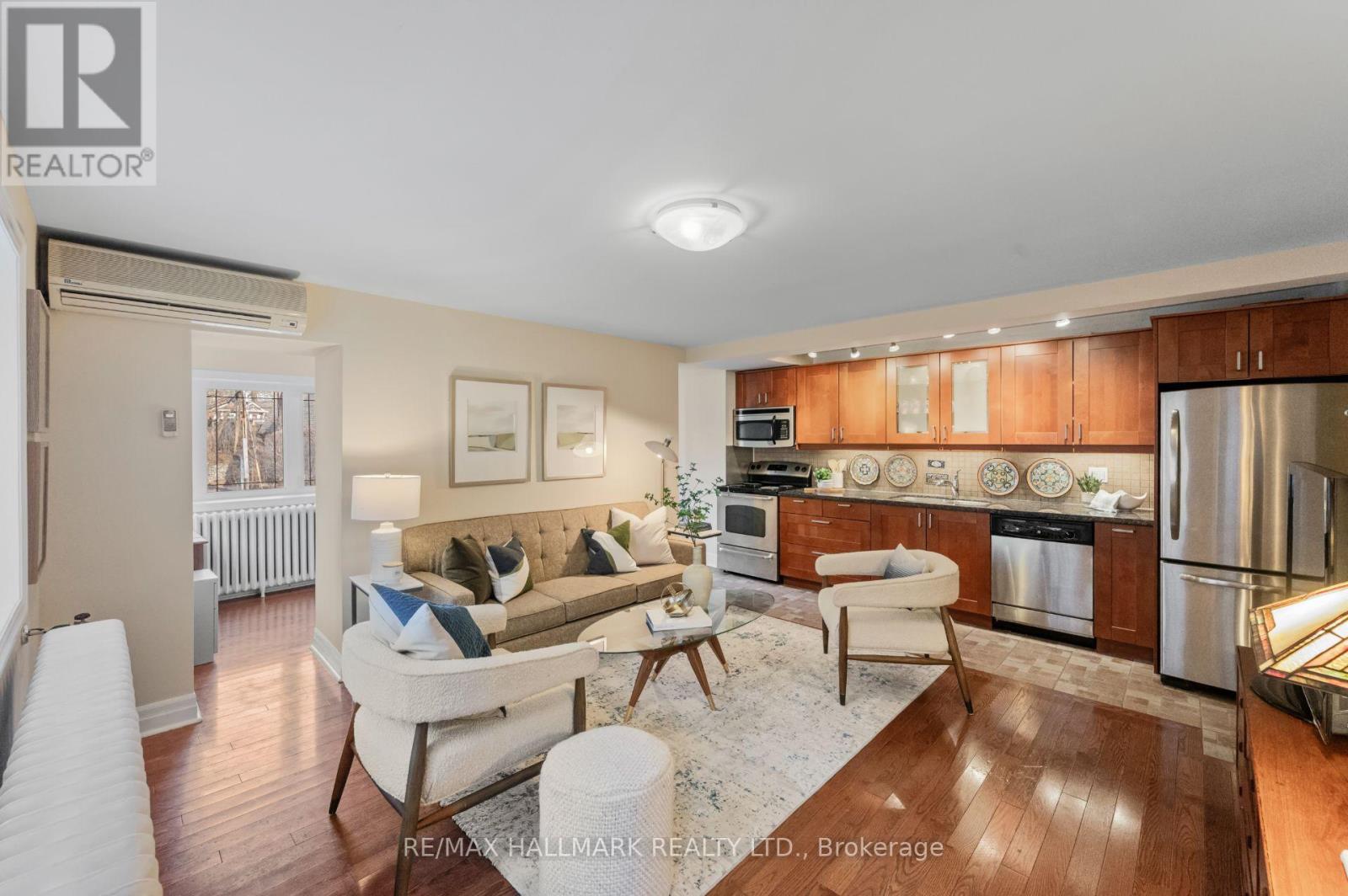 27a Ridout Street, Toronto, Ontario  M6R 1Z3 - Photo 2 - W13092346