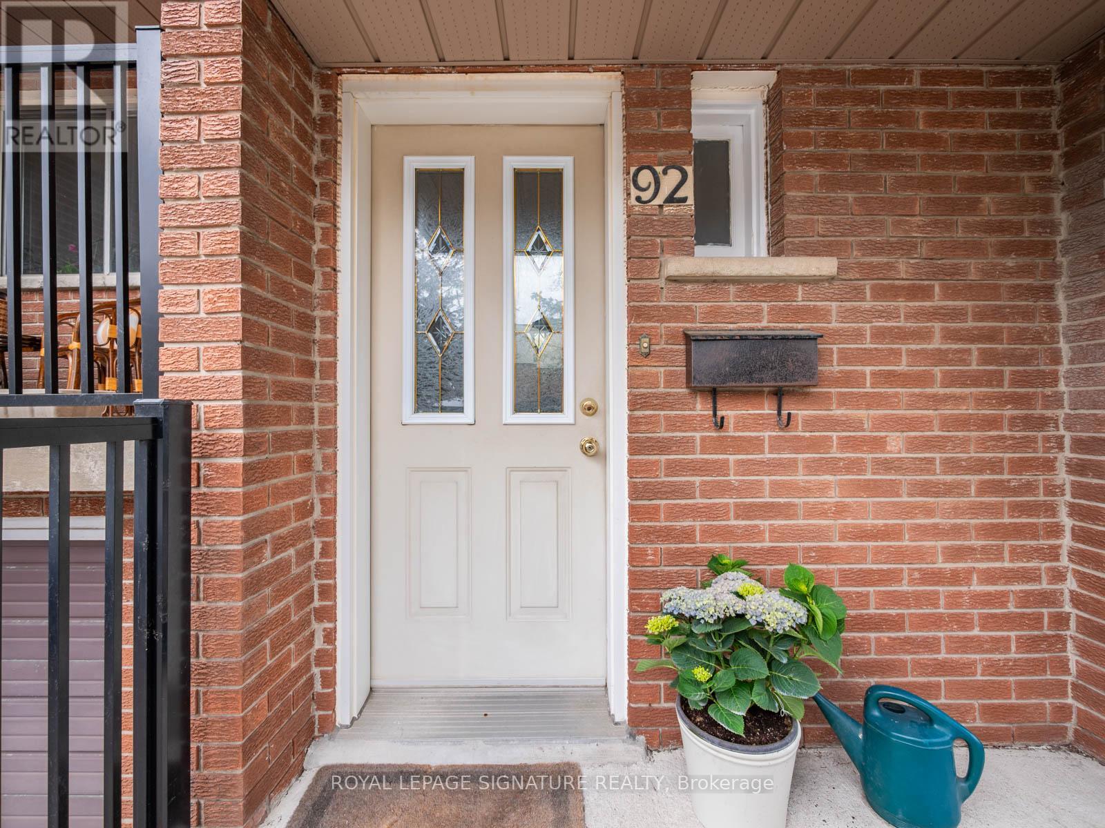 92 - 3175 Kirwin Avenue, Mississauga, Ontario  L5A 3M4 - Photo 3 - W13092388
