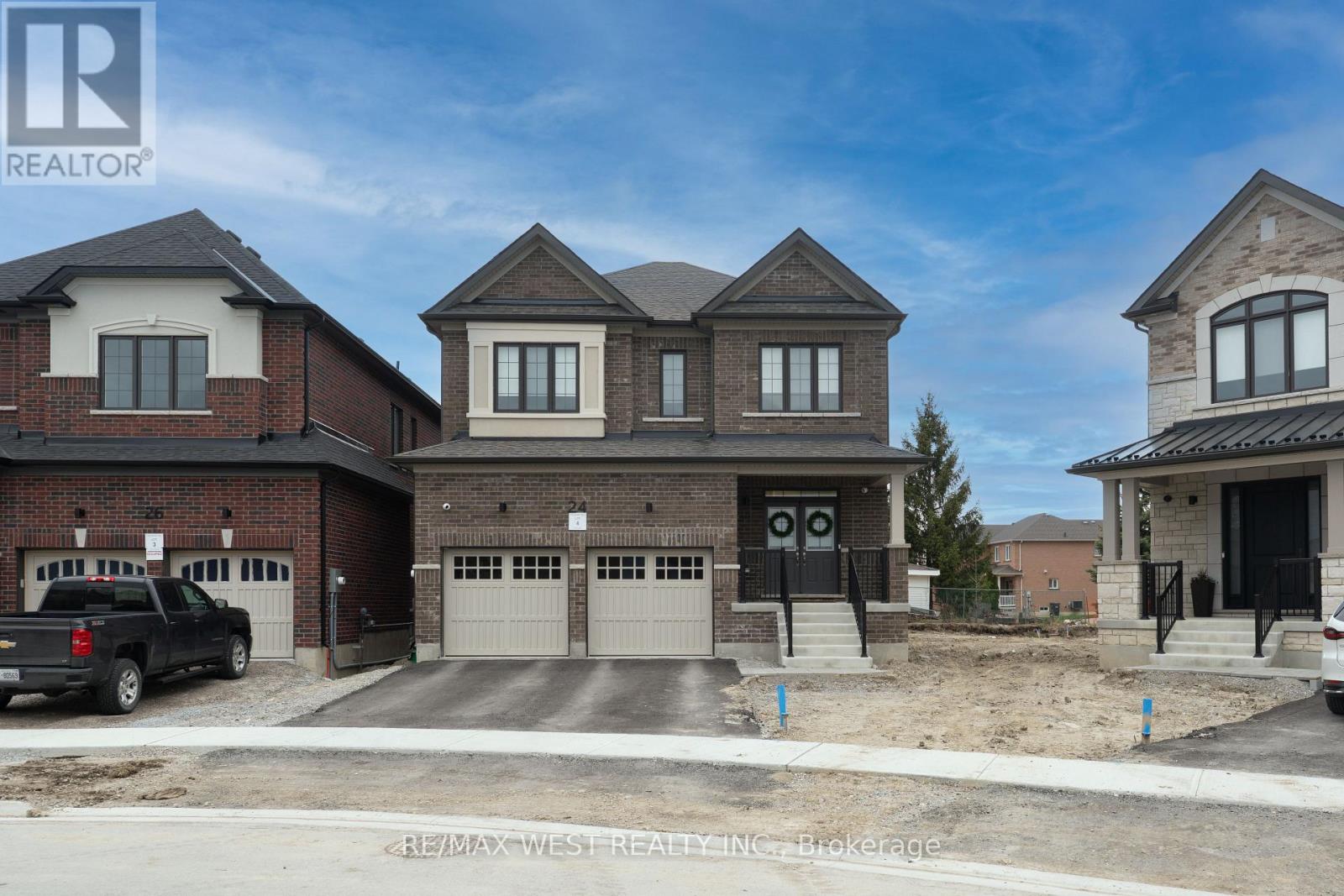 24 Hanton Crescent, Caledon, Ontario  L7E 2M3 - Photo 2 - W13092398
