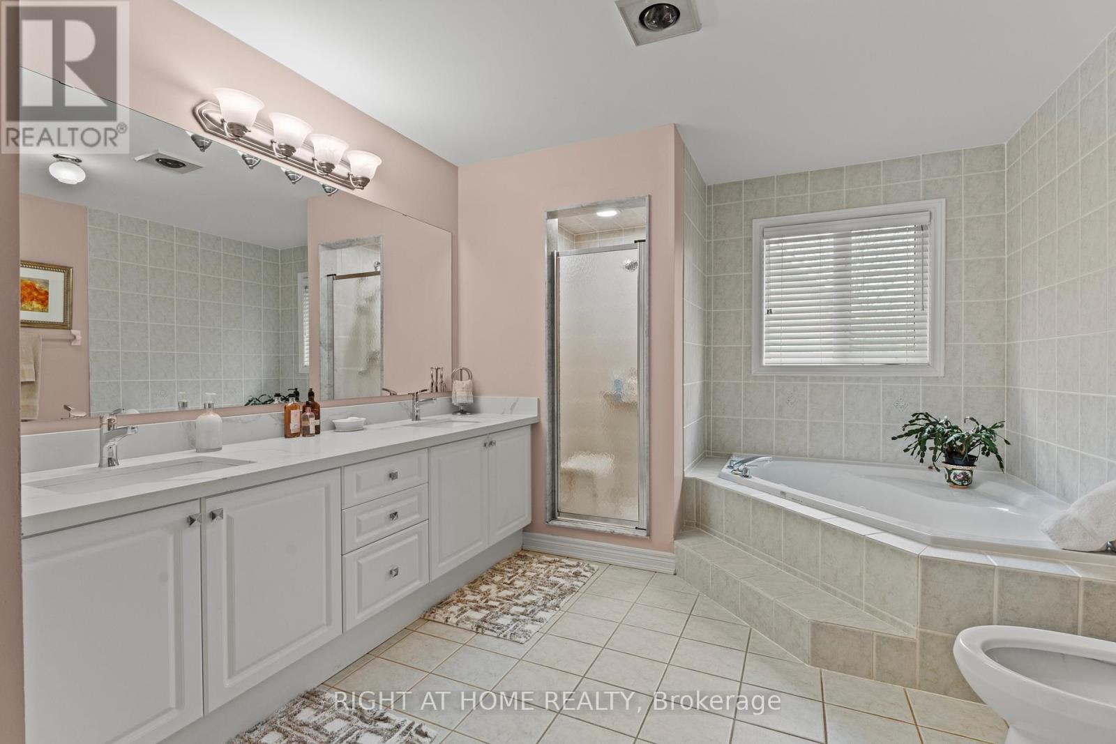 2275 Whitecliffe Way, Oakville, Ontario  L6M 4W3 - Photo 16 - W13092446