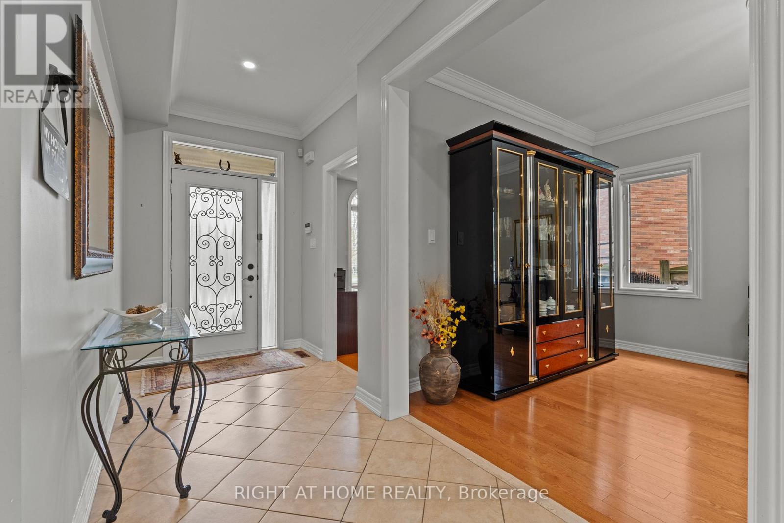 2275 Whitecliffe Way, Oakville, Ontario  L6M 4W3 - Photo 4 - W13092446