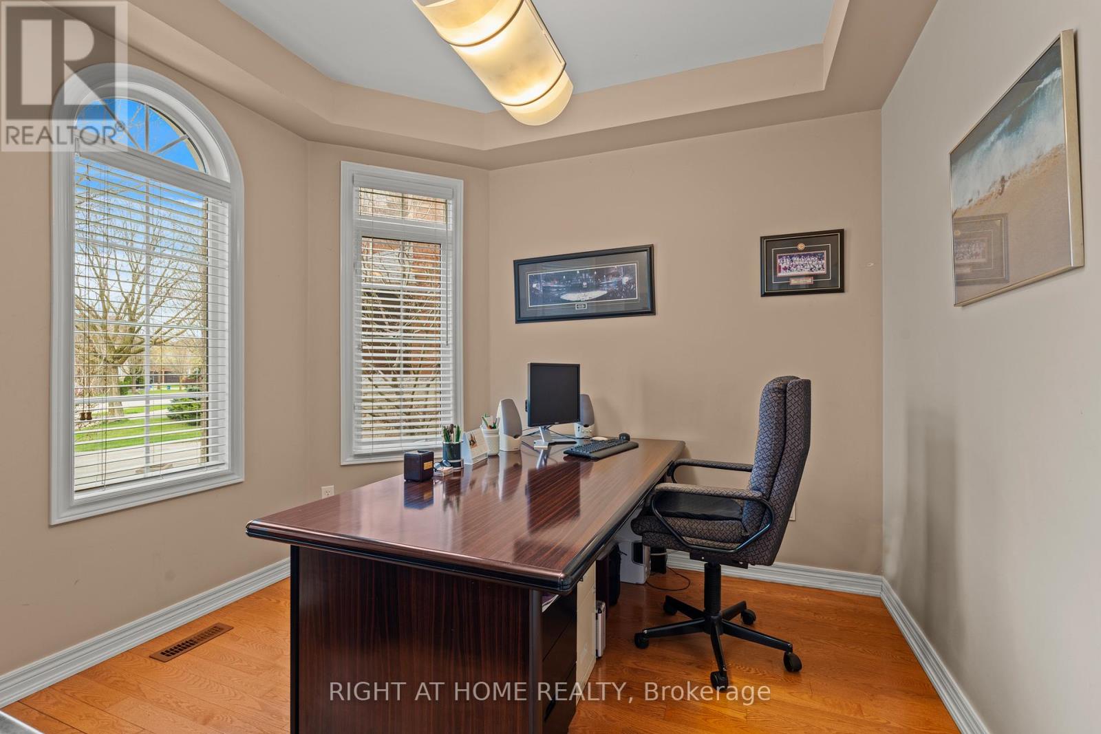 2275 Whitecliffe Way, Oakville, Ontario  L6M 4W3 - Photo 5 - W13092446