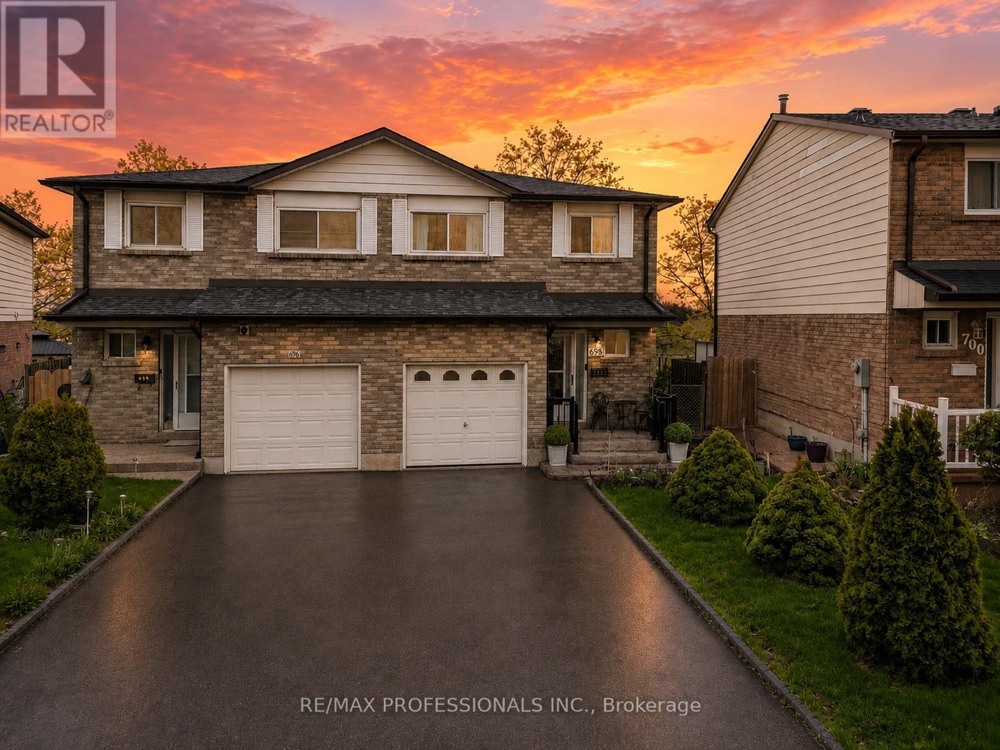698 GALLOWAY CRESCENT, Mississauga, Ontario