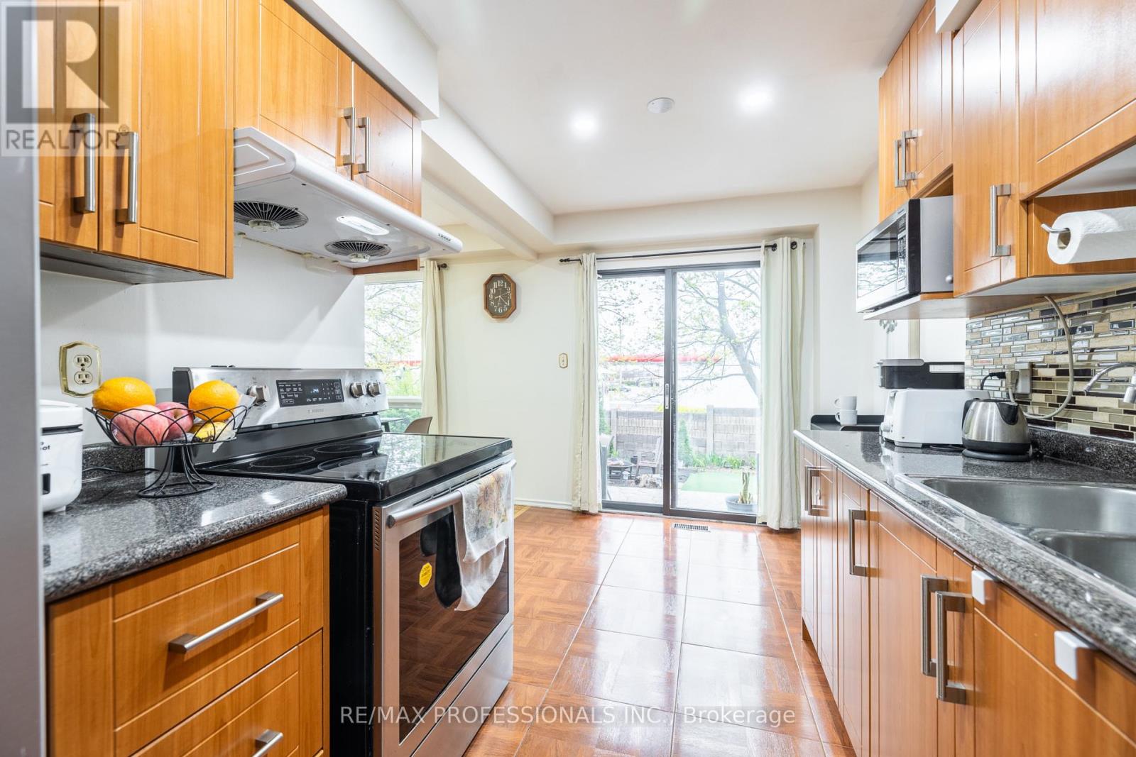 698 Galloway Crescent, Mississauga, Ontario  L5C 3W1 - Photo 10 - W13092556