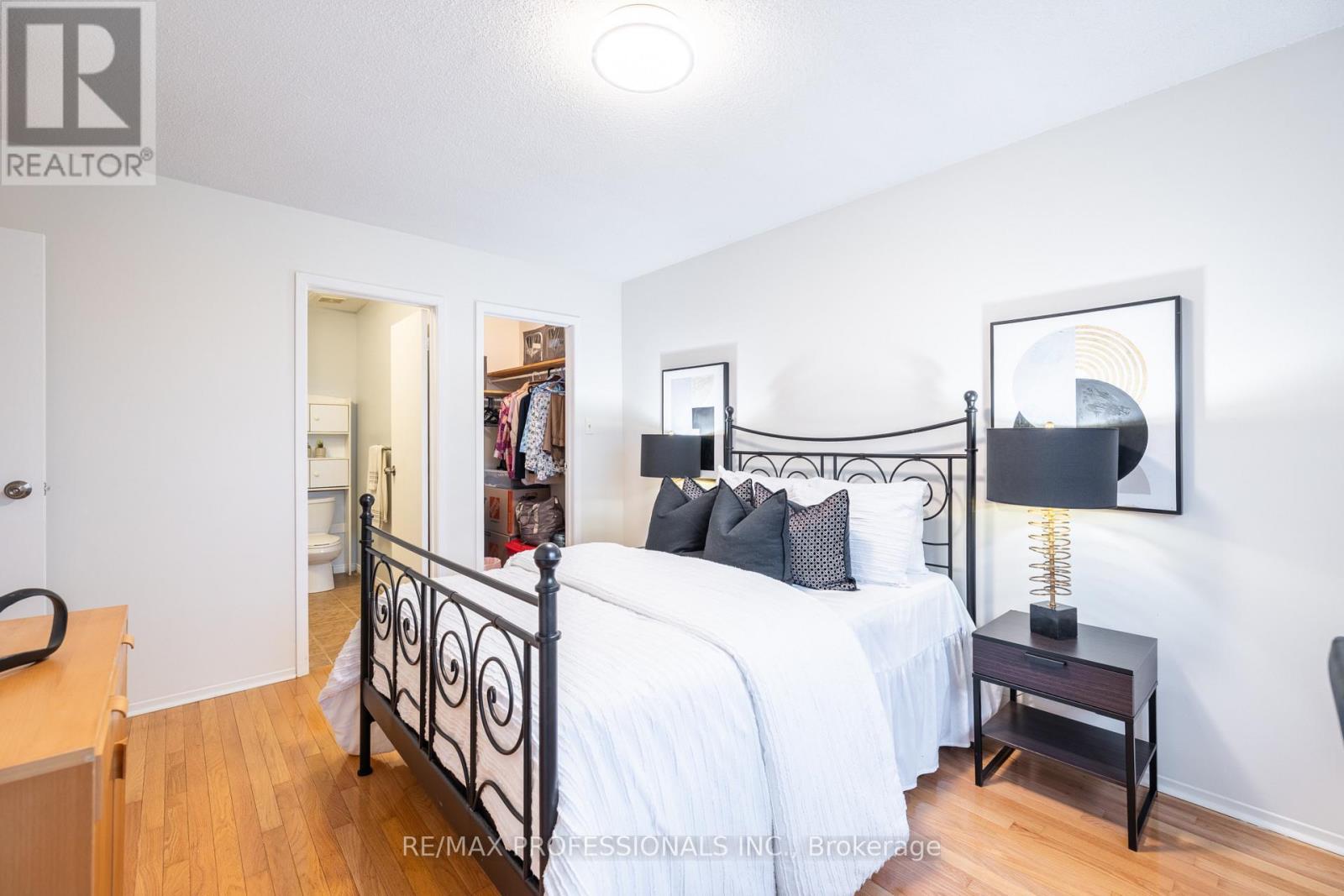 698 Galloway Crescent, Mississauga, Ontario  L5C 3W1 - Photo 14 - W13092556