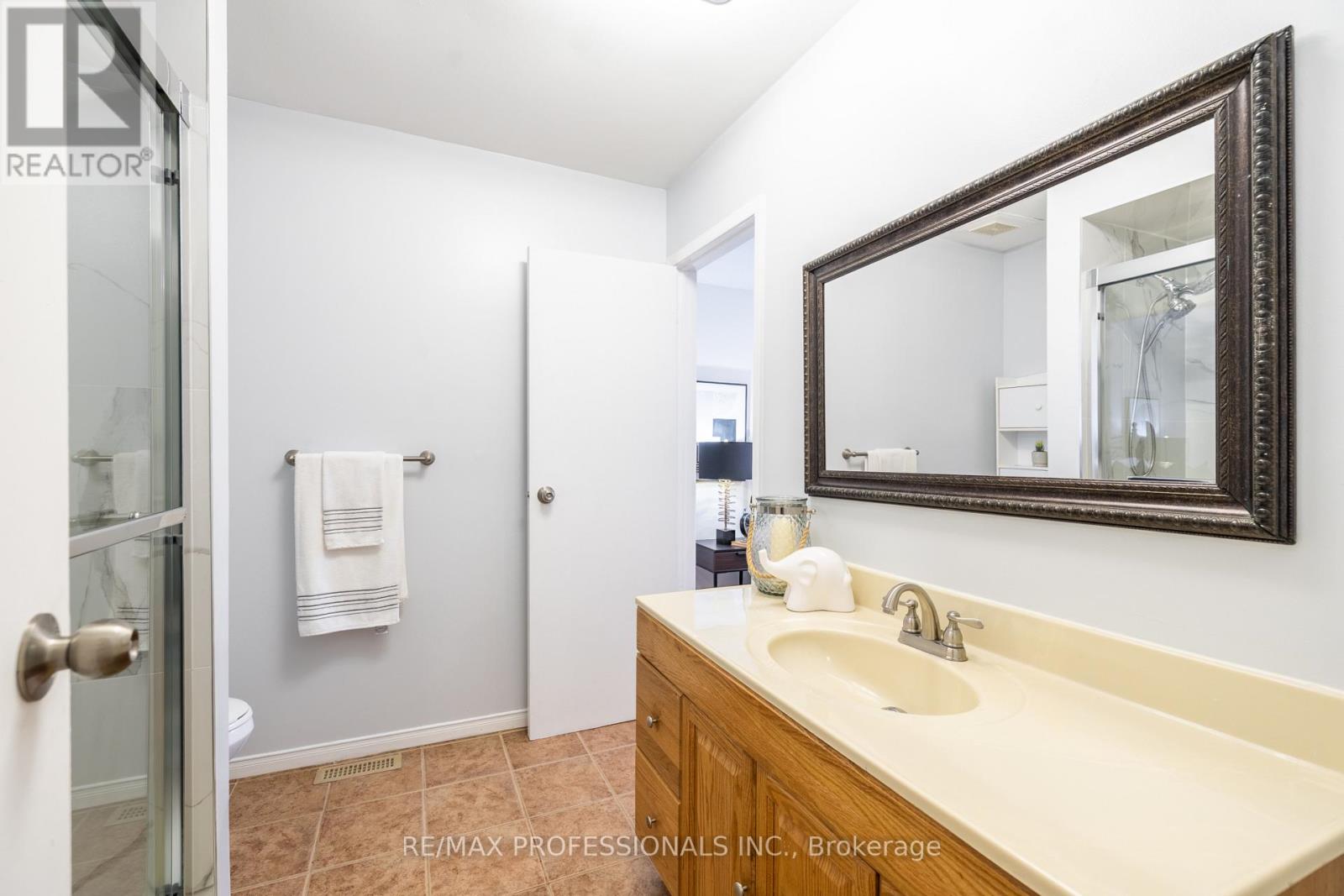 698 Galloway Crescent, Mississauga, Ontario  L5C 3W1 - Photo 15 - W13092556