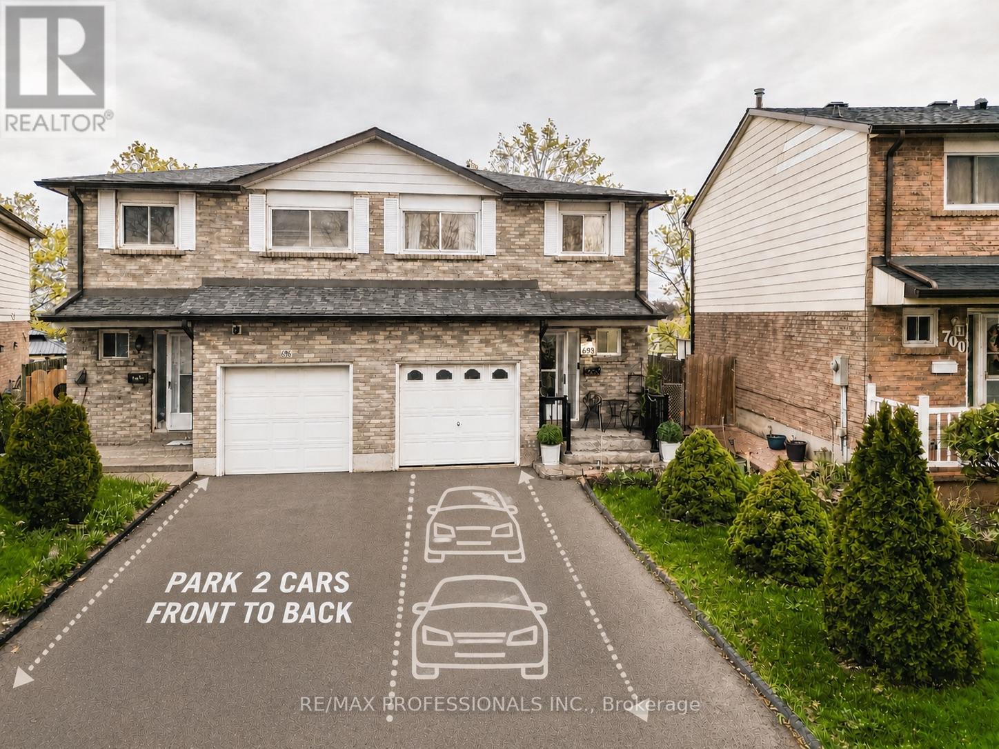 698 Galloway Crescent, Mississauga, Ontario  L5C 3W1 - Photo 2 - W13092556