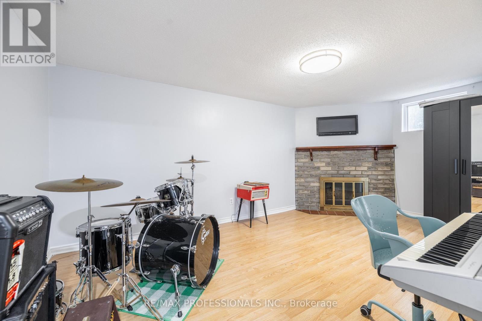 698 Galloway Crescent, Mississauga, Ontario  L5C 3W1 - Photo 23 - W13092556