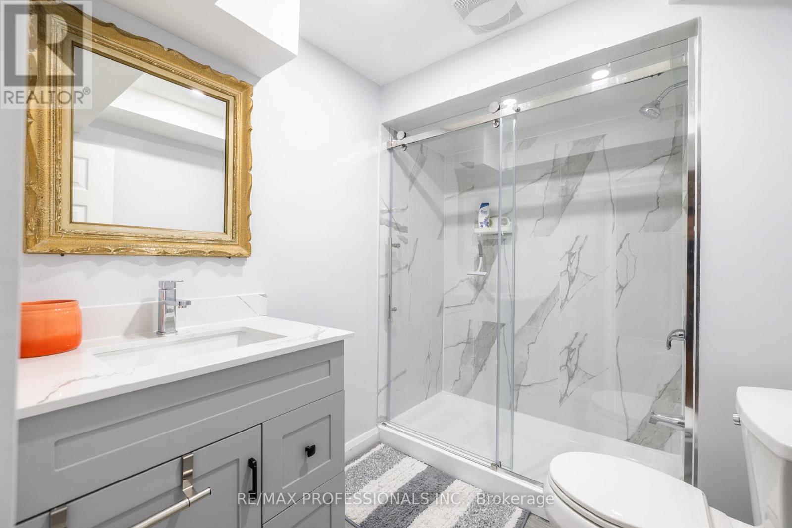 698 Galloway Crescent, Mississauga, Ontario  L5C 3W1 - Photo 25 - W13092556