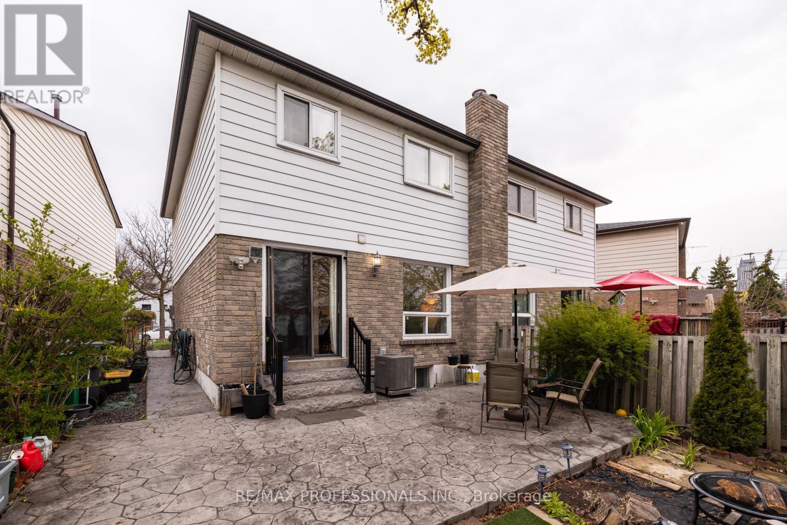 698 Galloway Crescent, Mississauga, Ontario  L5C 3W1 - Photo 29 - W13092556