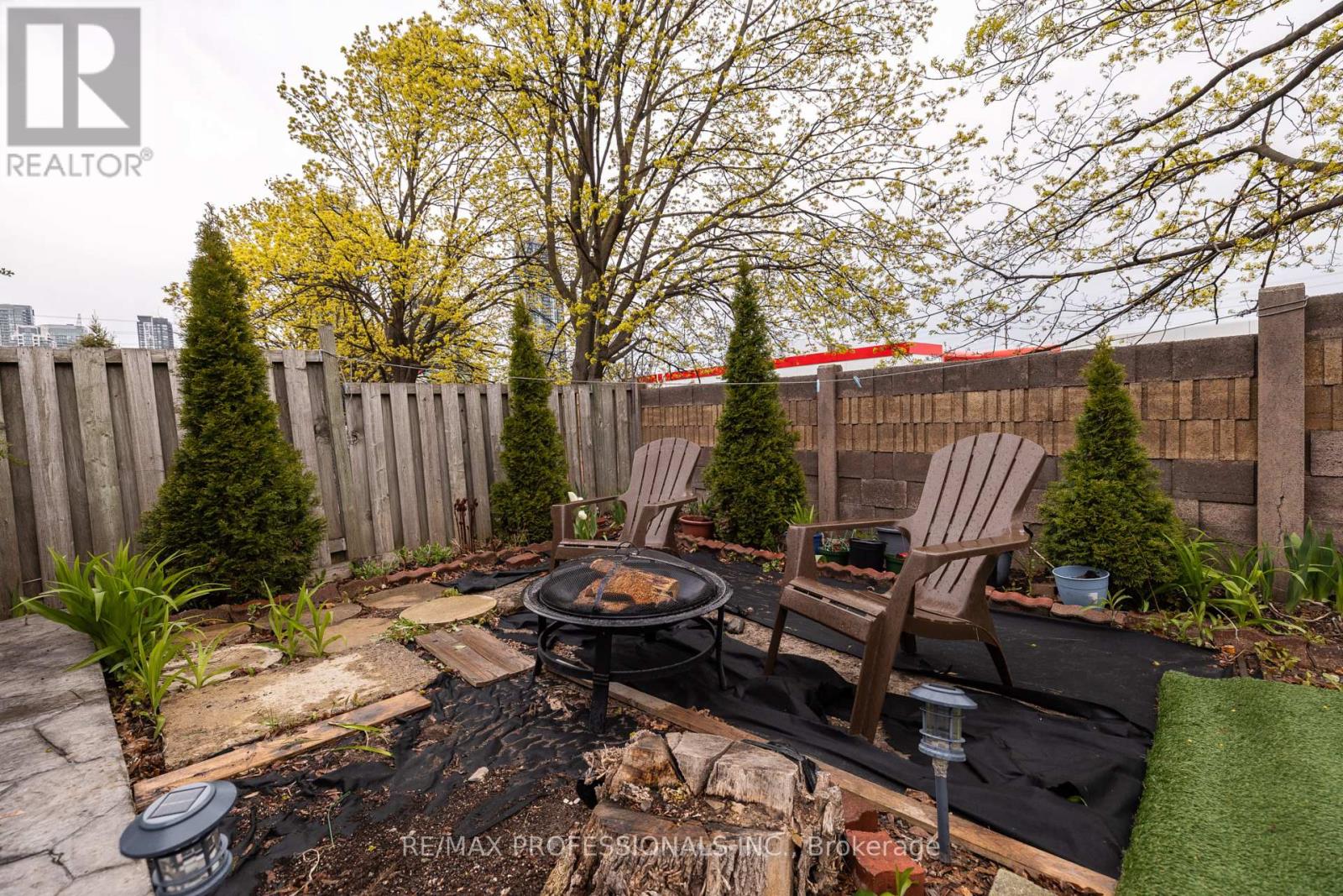 698 Galloway Crescent, Mississauga, Ontario  L5C 3W1 - Photo 30 - W13092556