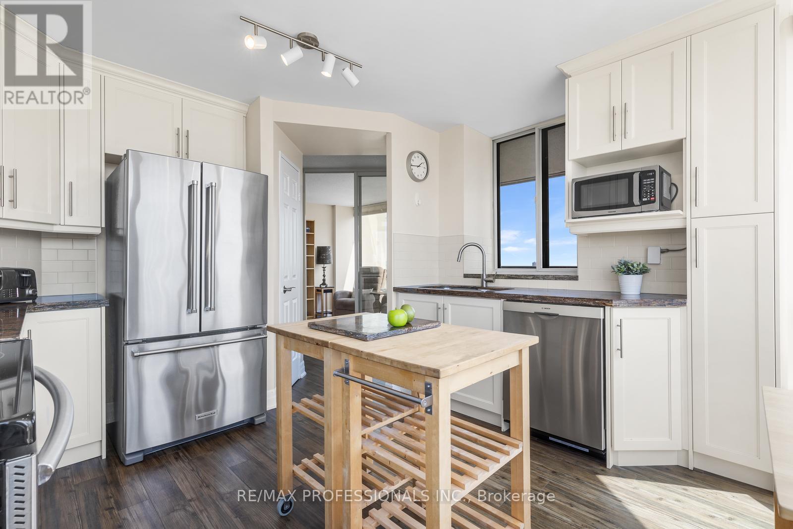2308 - 1300 Islington Avenue, Toronto, Ontario  M9A 5C4 - Photo 15 - W13092586