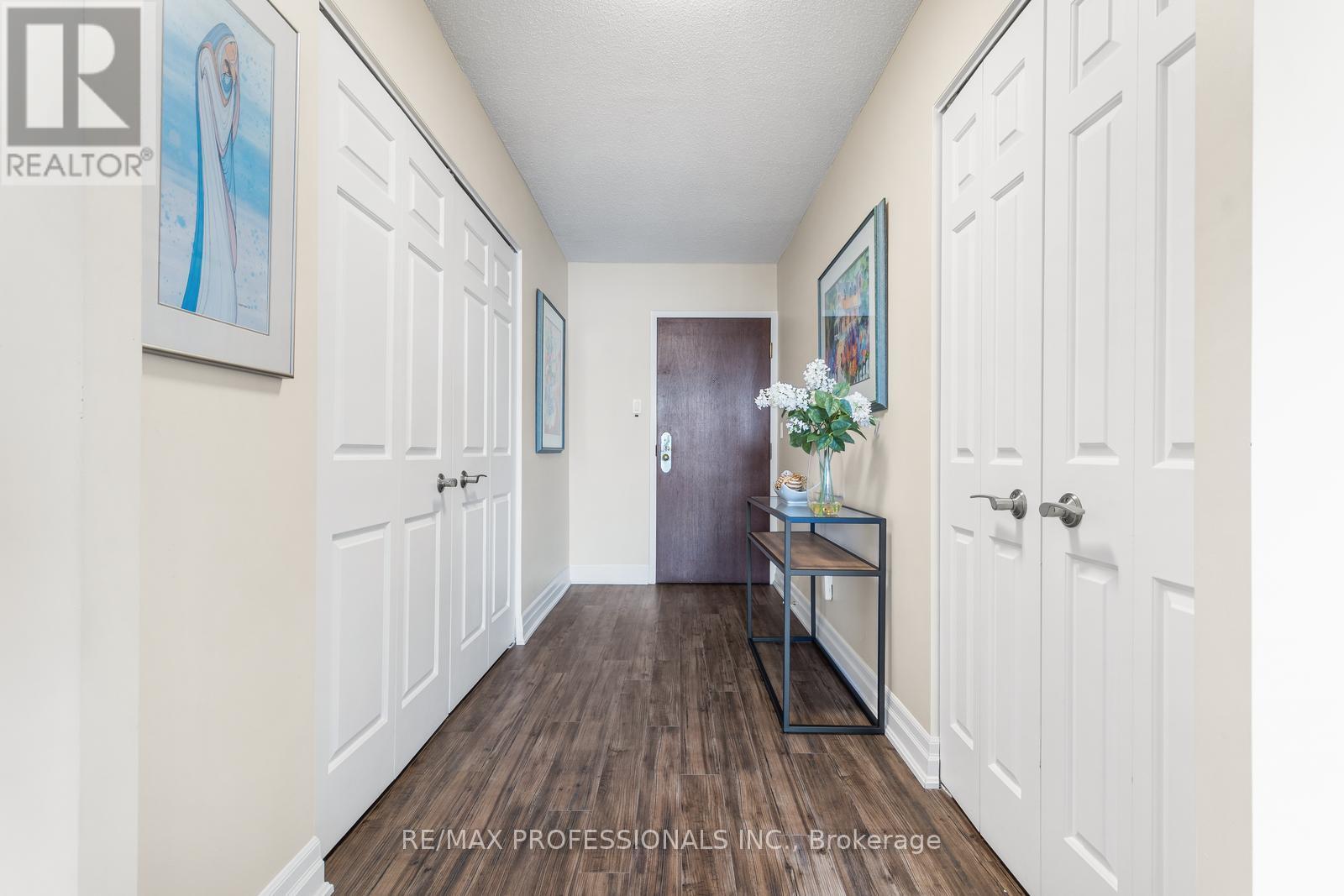 2308 - 1300 Islington Avenue, Toronto, Ontario  M9A 5C4 - Photo 2 - W13092586