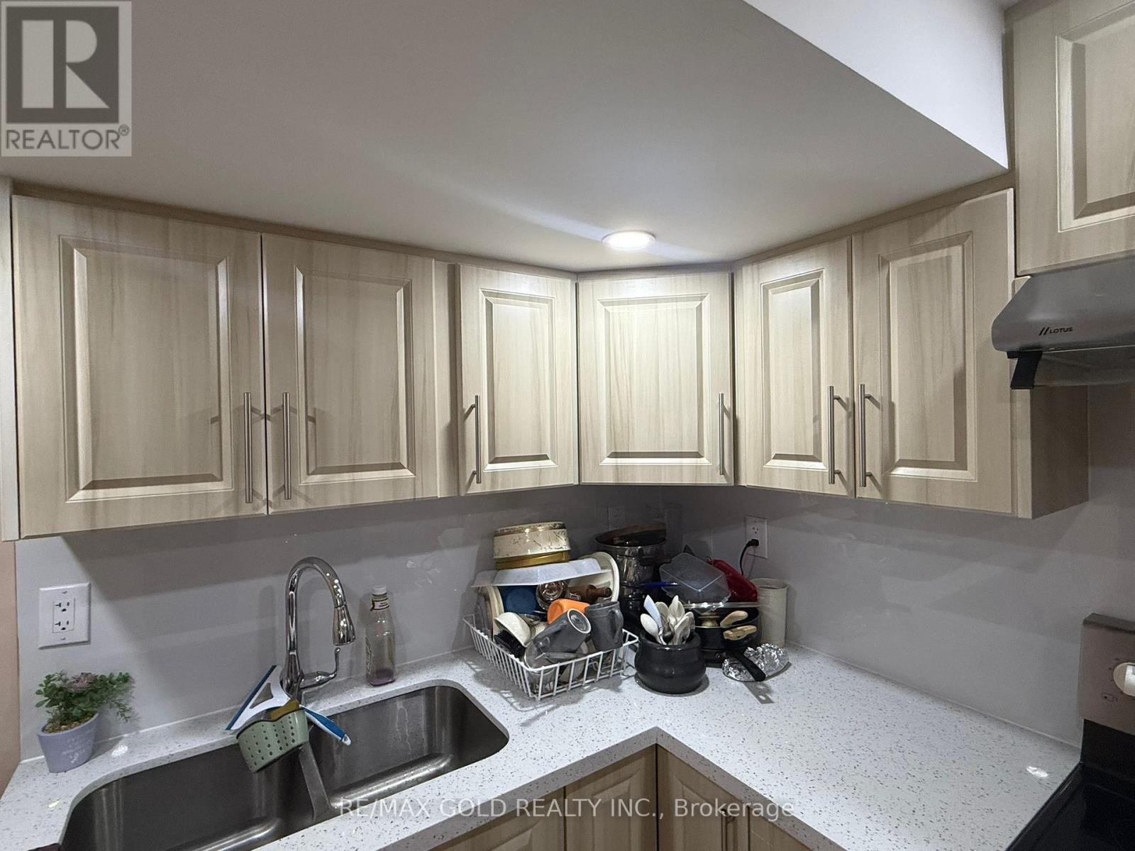 Bsmt - 35 Latania Boulevard, Brampton, Ontario  L6P 1T1 - Photo 2 - W13092606