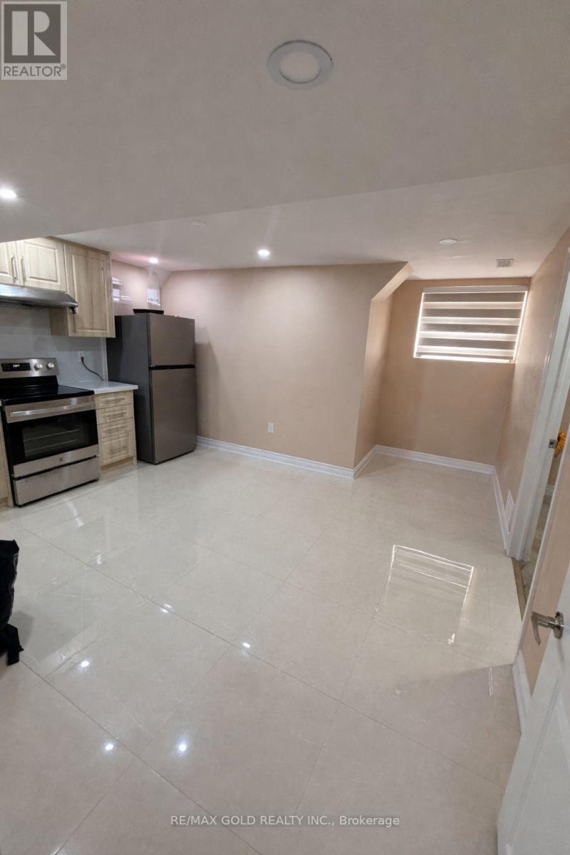 Bsmt - 35 Latania Boulevard, Brampton, Ontario  L6P 1T1 - Photo 3 - W13092606