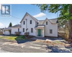 1 POND STREET, Westport, Ontario