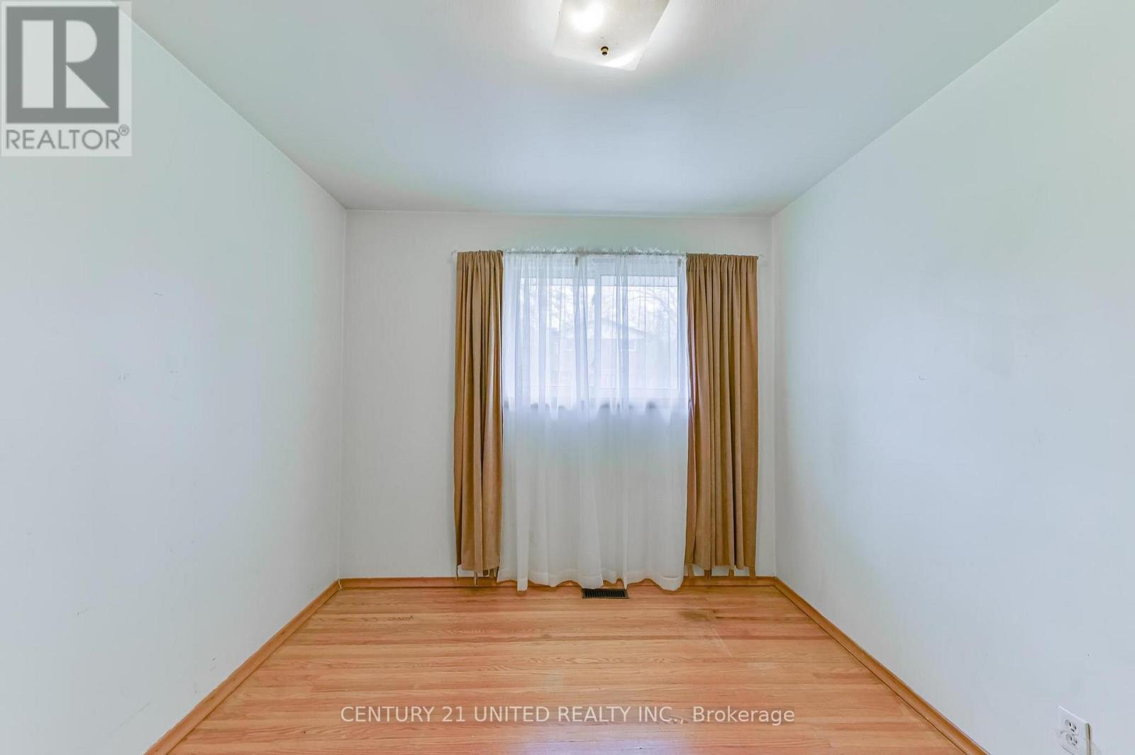 261 Maxwell Avenue, Peterborough, Ontario  K9J 1B4 - Photo 8 - X13092656
