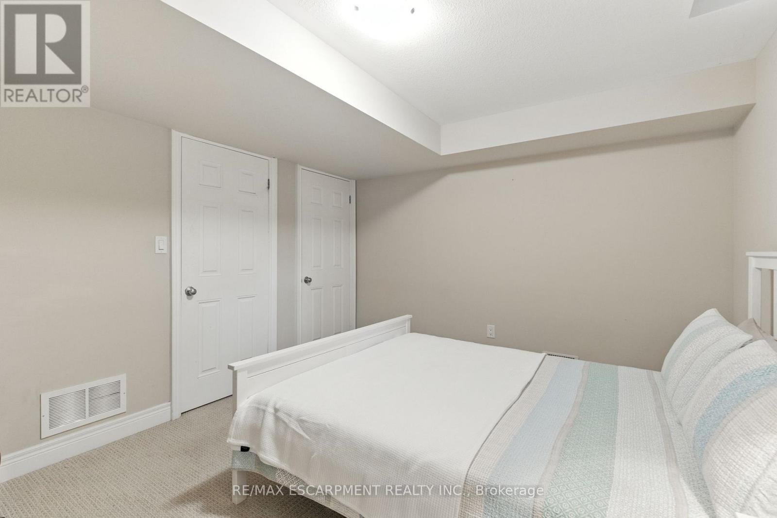 4 Burgundy Grove, Hamilton, Ontario  L9K 0E7 - Photo 33 - X13092350