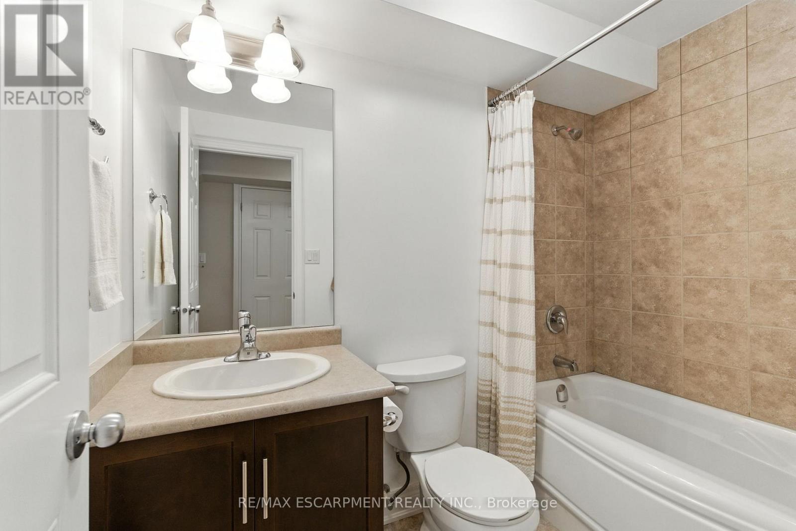 4 Burgundy Grove, Hamilton, Ontario  L9K 0E7 - Photo 38 - X13092350