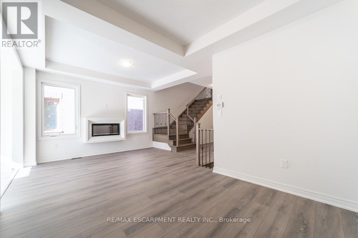 24 Westfield Crescent, Hamilton, Ontario  L8B 1Y1 - Photo 5 - X13092390