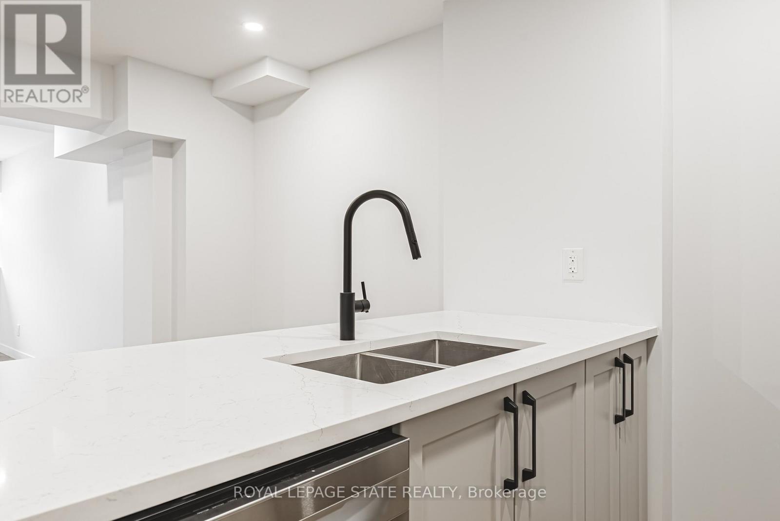 104 - 555 Sanatorium Road, Hamilton, Ontario  L9C 2B1 - Photo 7 - X13092448