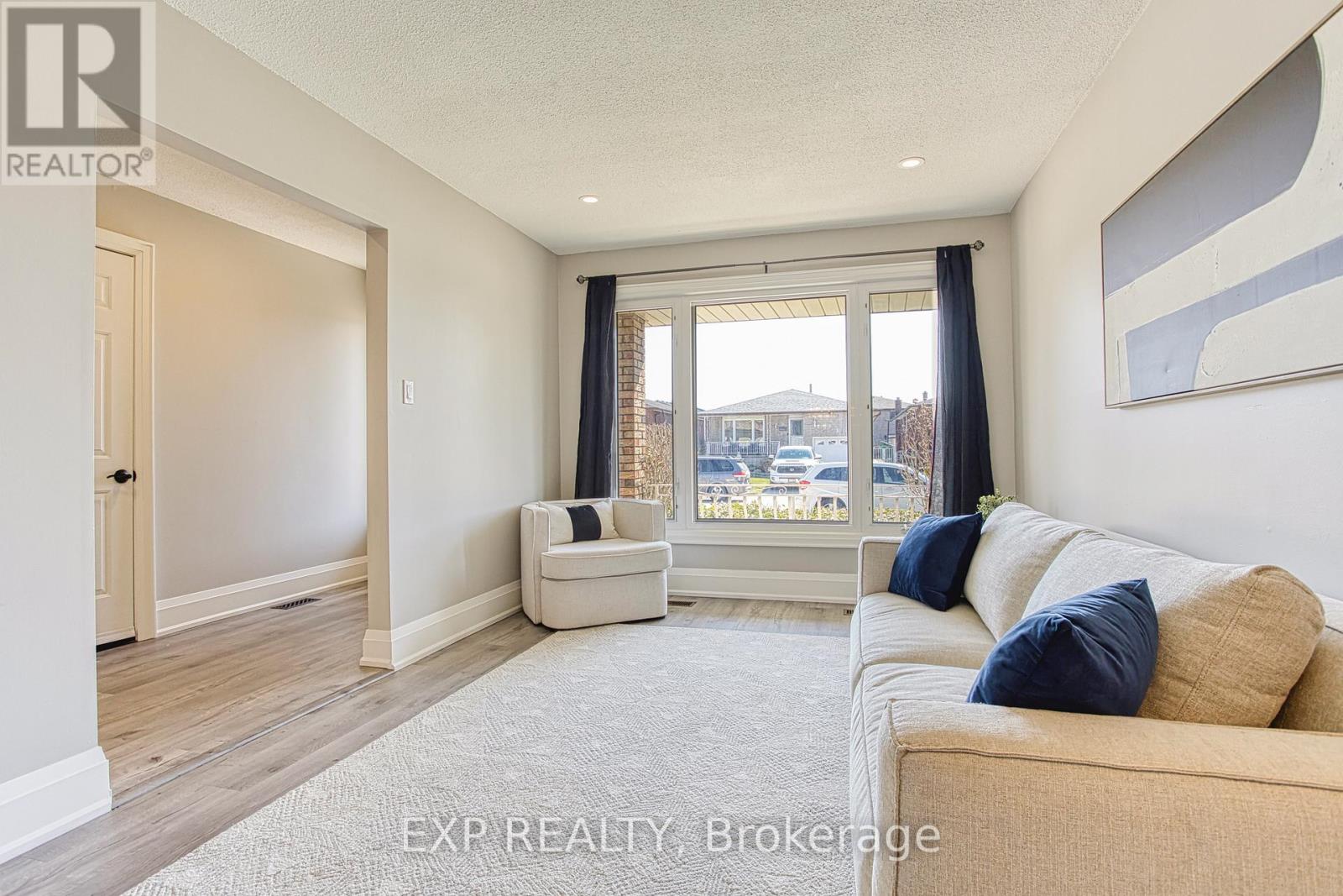 4 Colgate Court, Hamilton, Ontario  L9C 6Z6 - Photo 7 - X13092568