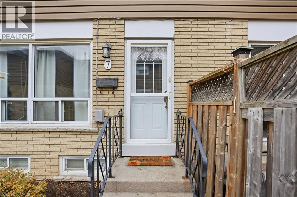 914 Mohawk Road Unit# 7, Hamilton, Ontario  L8T 2R8 - Photo 4 - 40822995