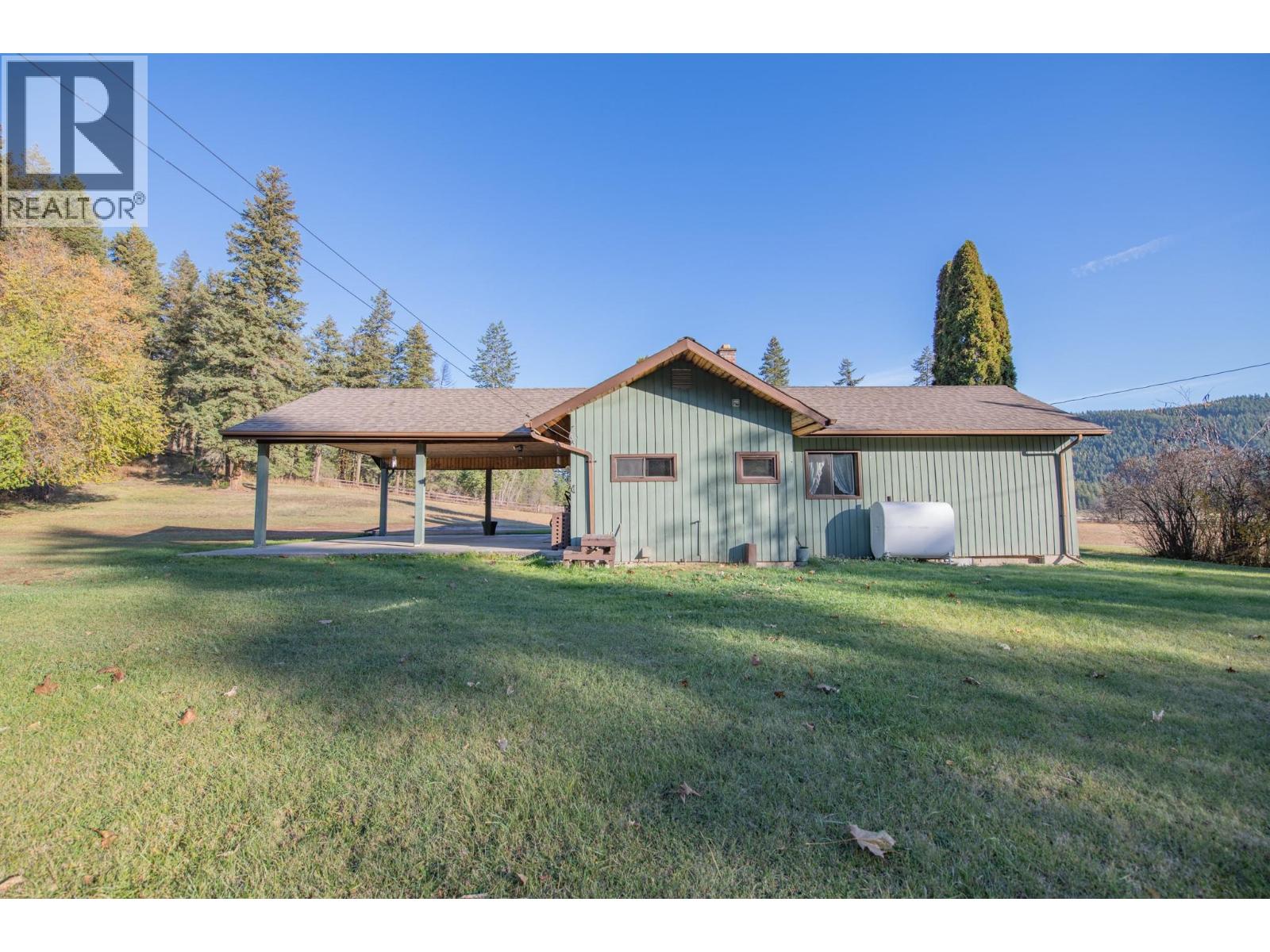2471 6 Highway, Lumby, British Columbia  V0E 2G1 - Photo 9 - 10367352