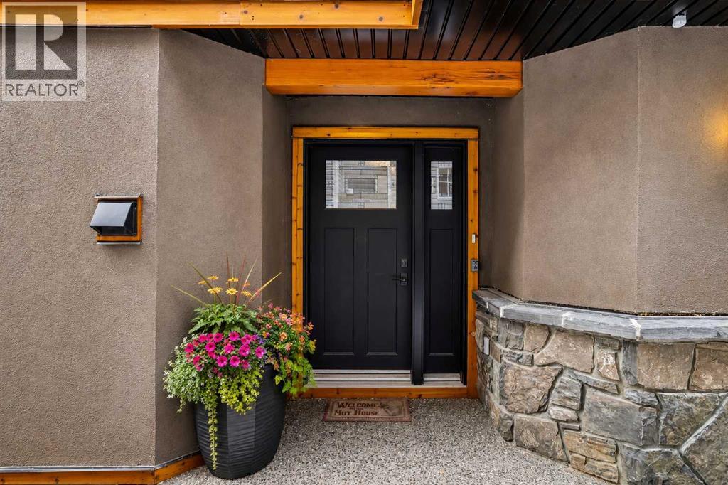 1, 809 4th Street, Canmore, Alberta  T1W 2G9 - Photo 2 - A2292846