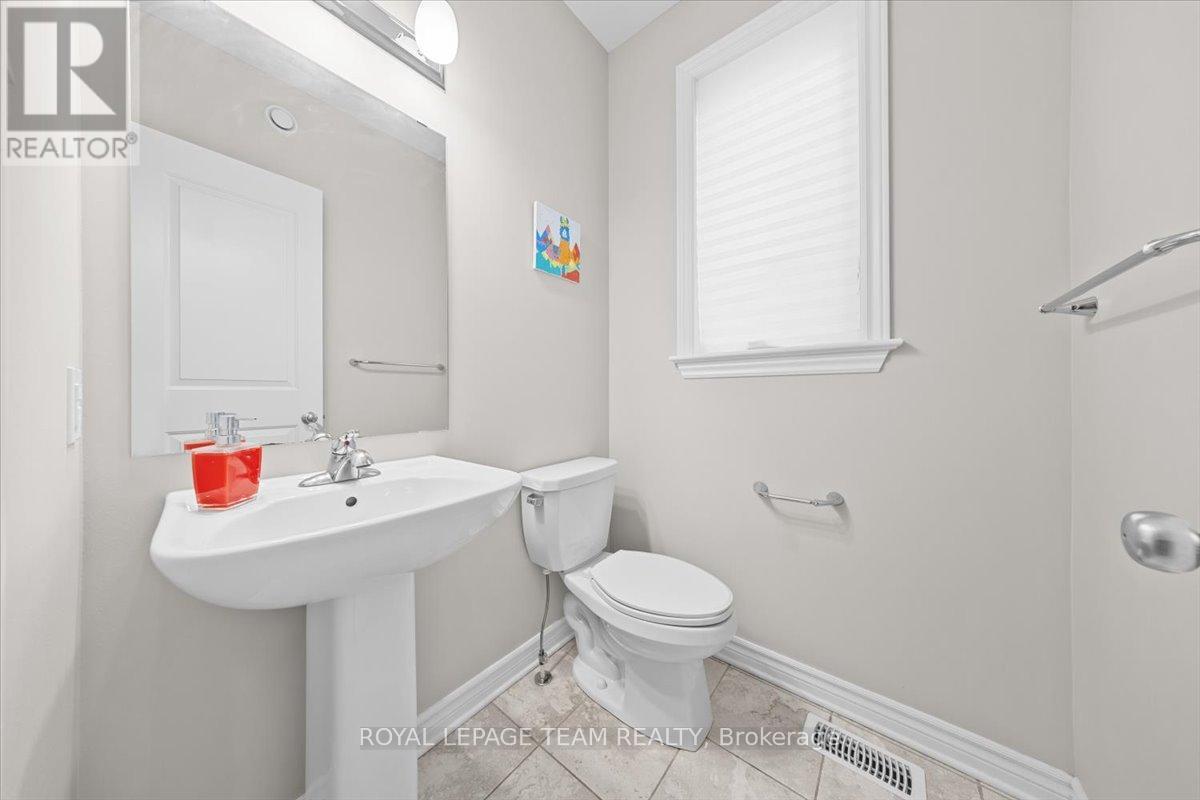 20 Cento Way, Ottawa, Ontario  K2S 0W4 - Photo 4 - X13092666