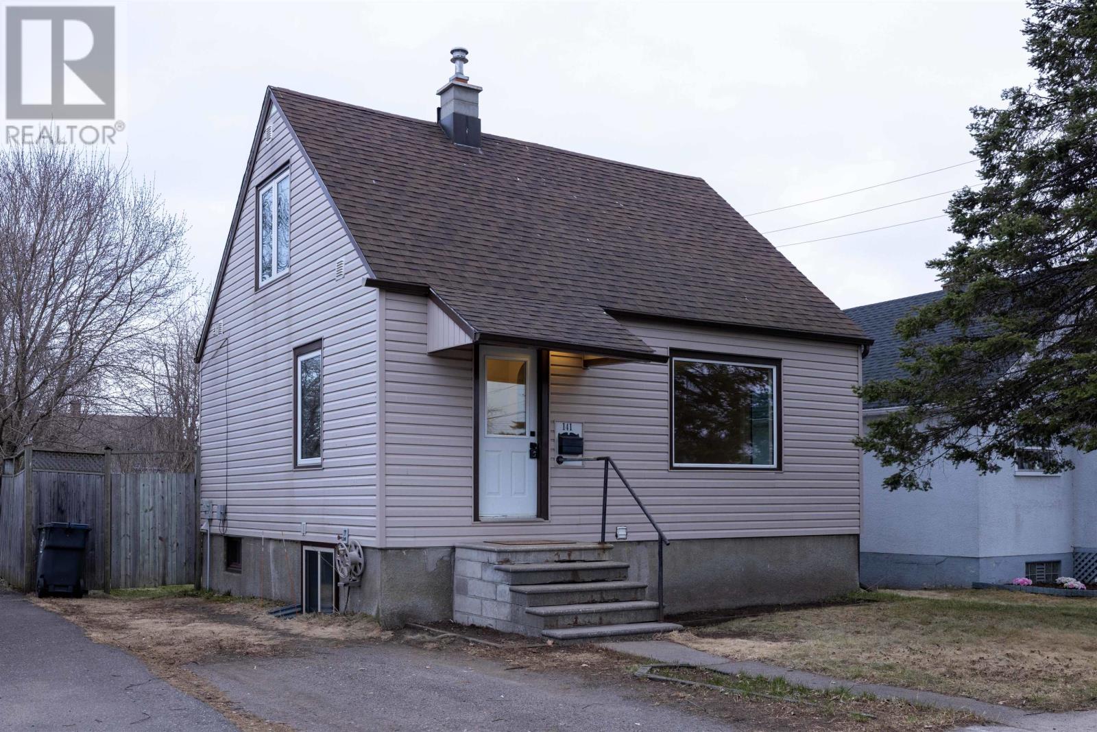 141 Kenogami AVE S, Thunder Bay, Ontario