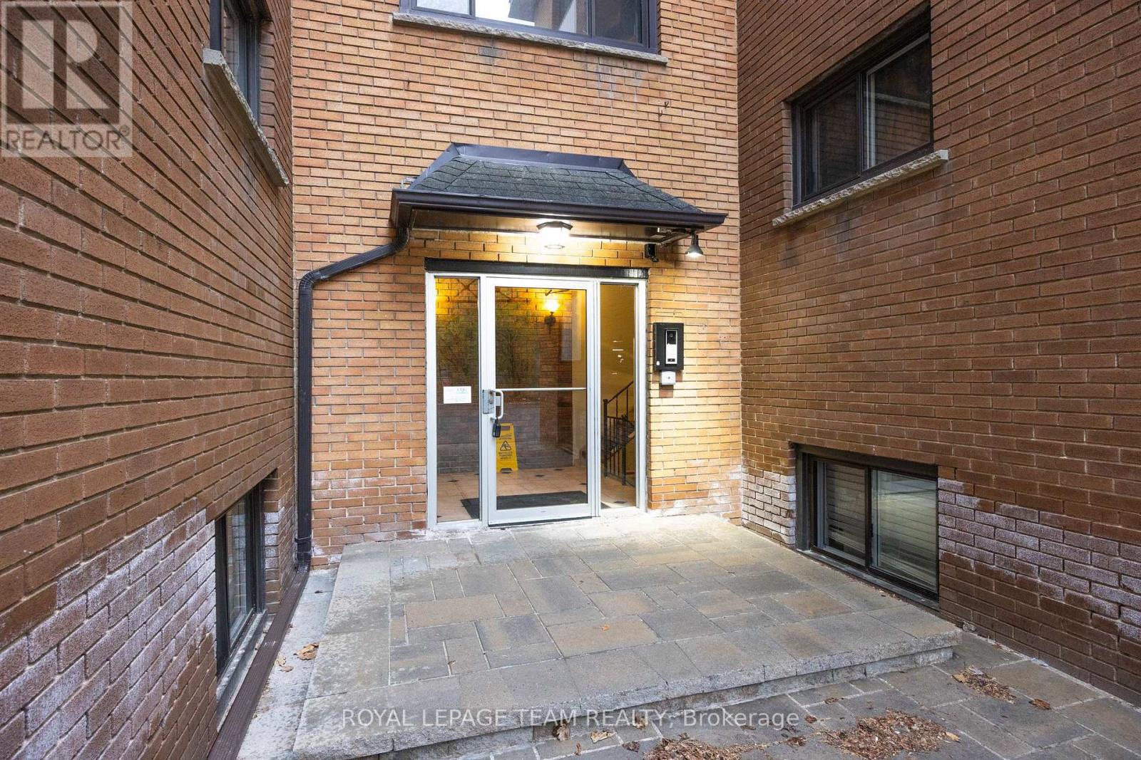 6 - 270 Beechwood Avenue, Ottawa, Ontario  K1L 8A6 - Photo 5 - X12884890