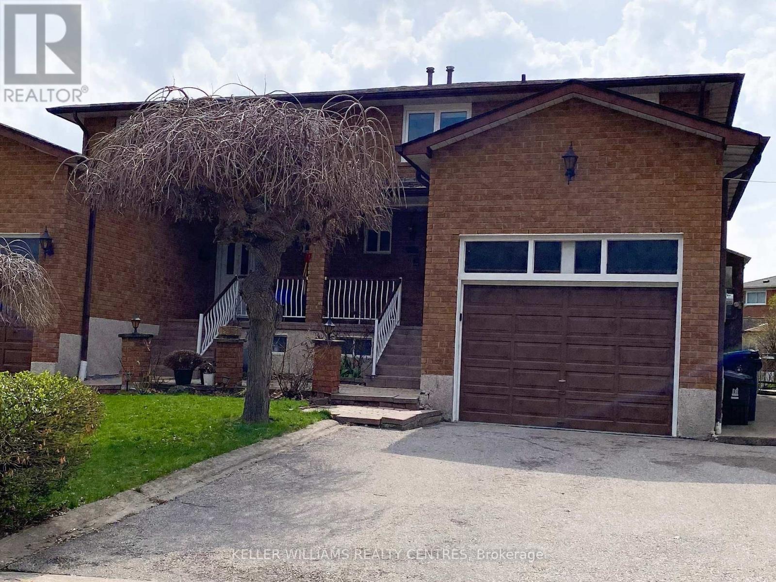 30 Clubhouse Court, Toronto, Ontario  M3L 2K5 - Photo 2 - W13078732