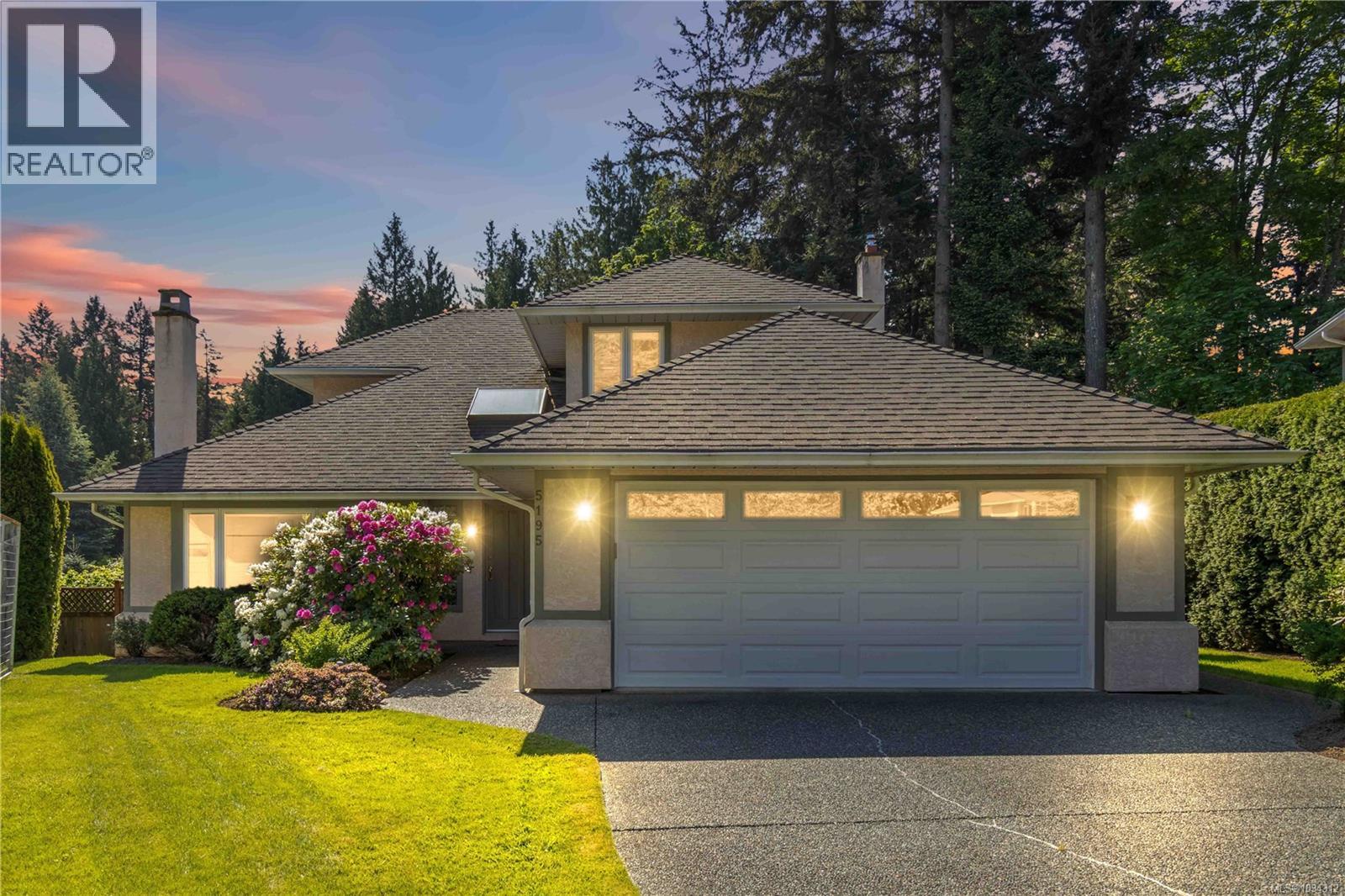5195 Walema Crt, Saanich, British Columbia  V8Y 2T7 - Photo 1 - 1034312
