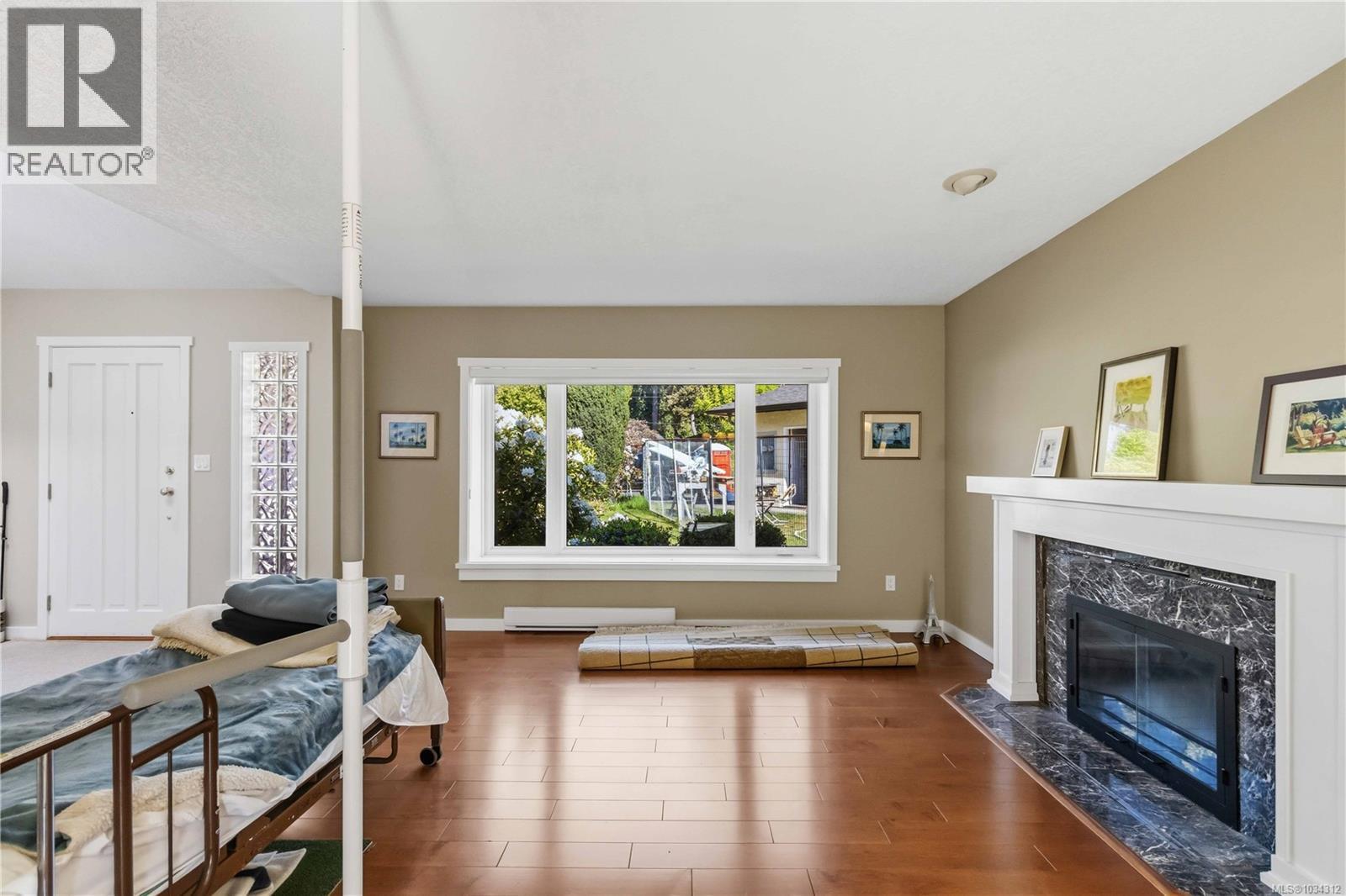 5195 Walema Crt, Saanich, British Columbia  V8Y 2T7 - Photo 10 - 1034312
