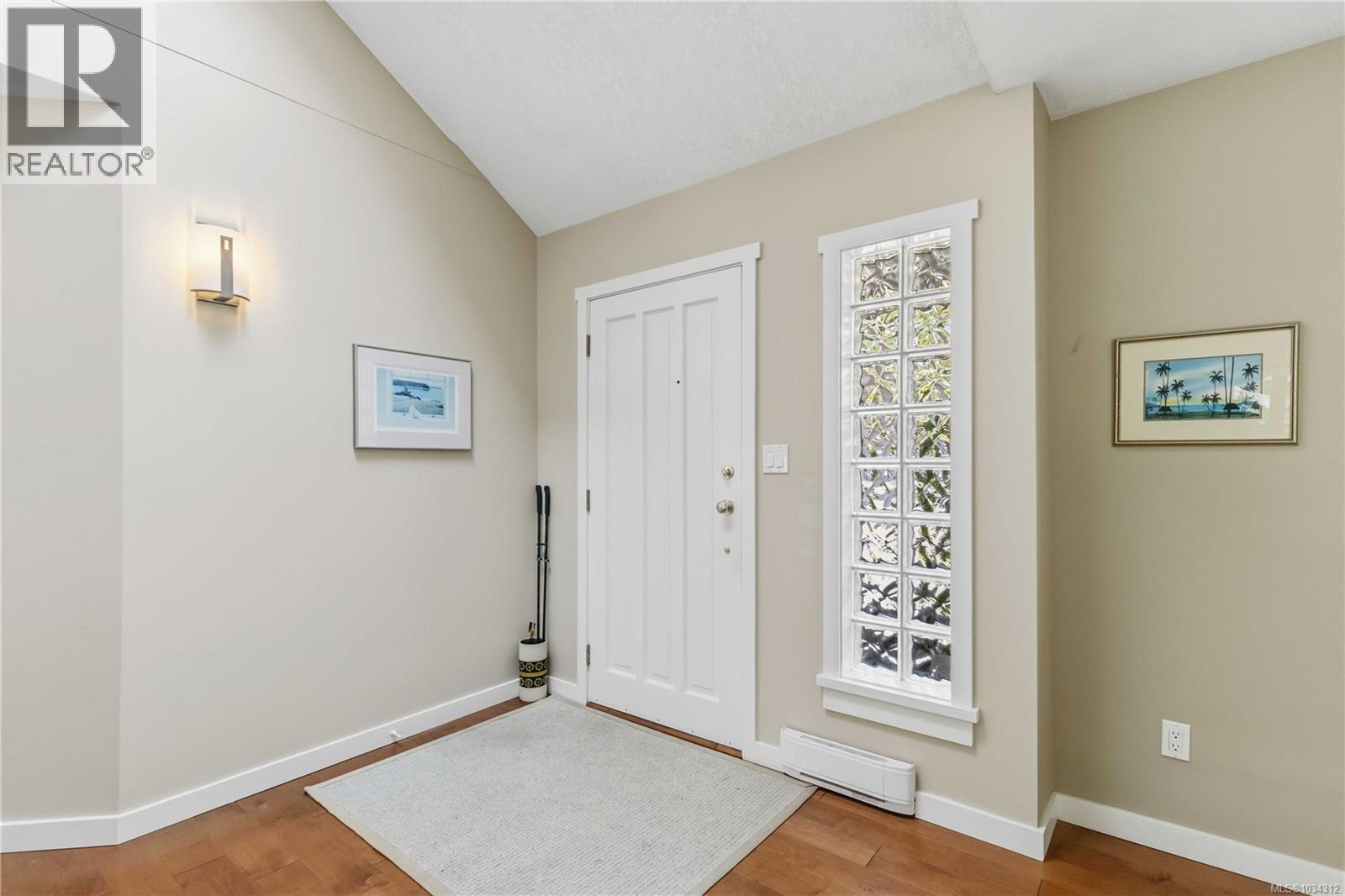 5195 Walema Crt, Saanich, British Columbia  V8Y 2T7 - Photo 6 - 1034312
