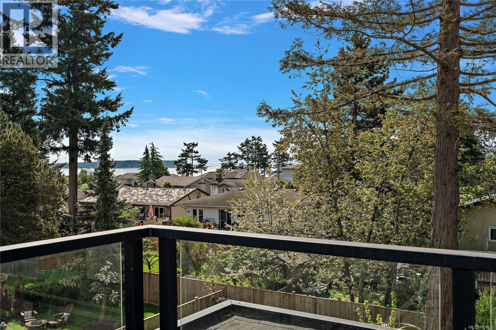 9499 Maryland Dr, Sidney, British Columbia  V8L 2R7 - Photo 6 - 1034902