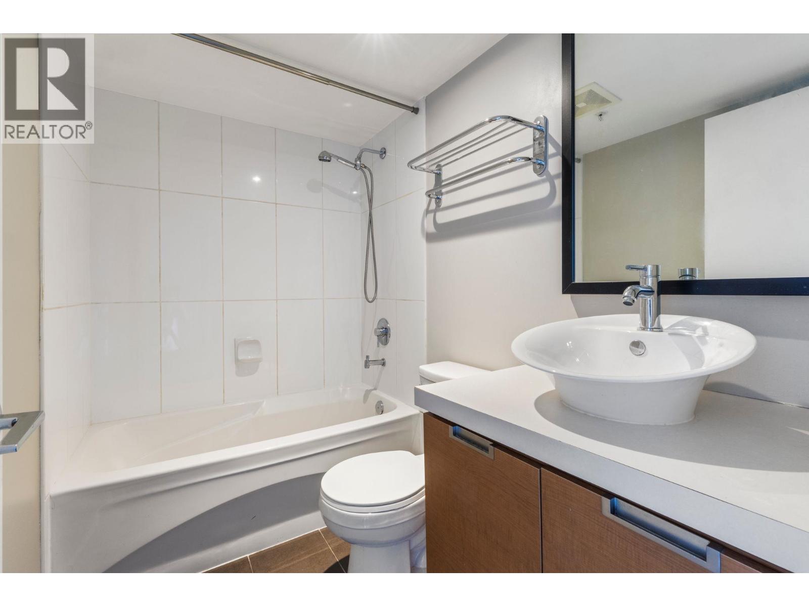 807 151 W 2nd Street, North Vancouver, British Columbia  V7M 3P1 - Photo 12 - R3120356