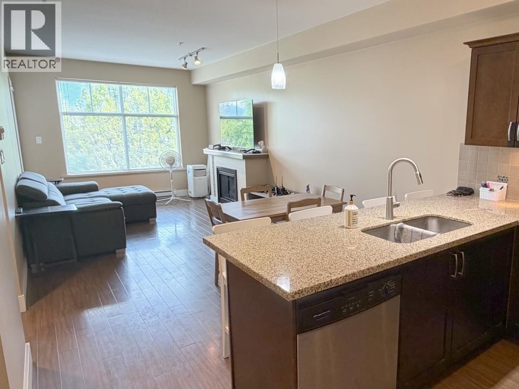 319 1336 Main Street, Squamish, British Columbia  V8B 0R2 - Photo 4 - R3120373