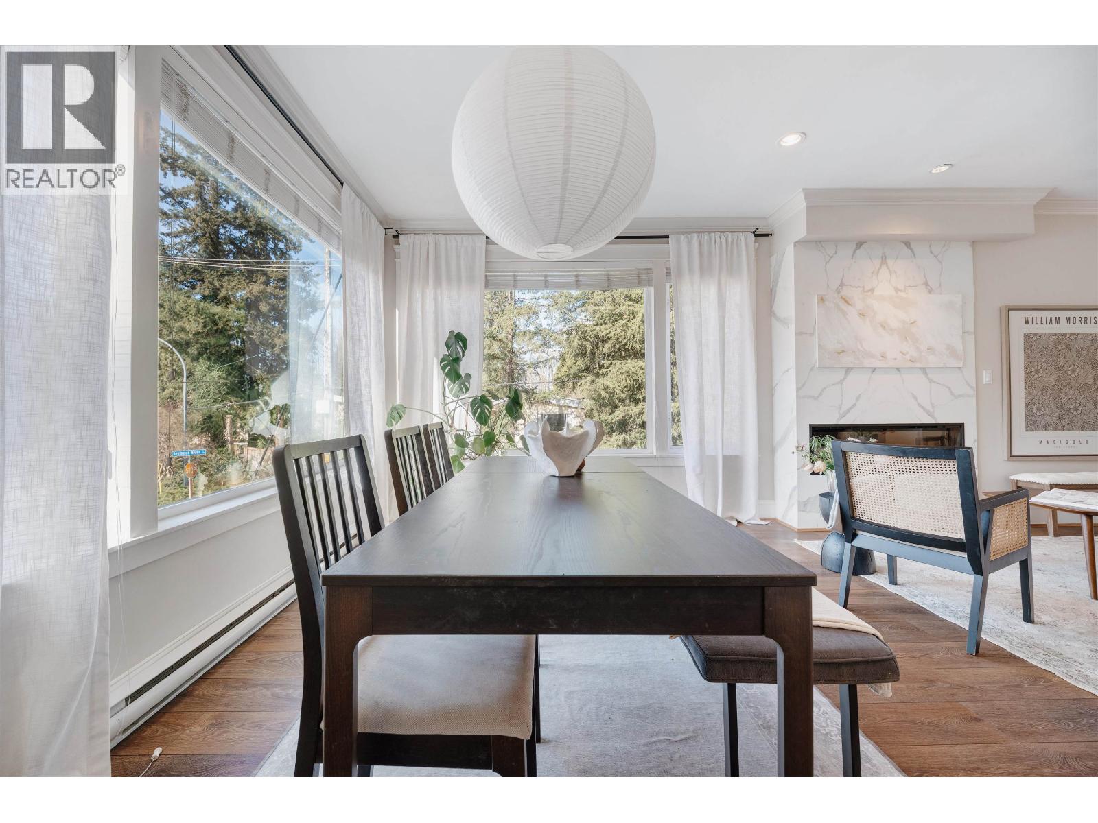 308 Seymour River Place, North Vancouver, British Columbia  V7H 1S7 - Photo 3 - R3120397