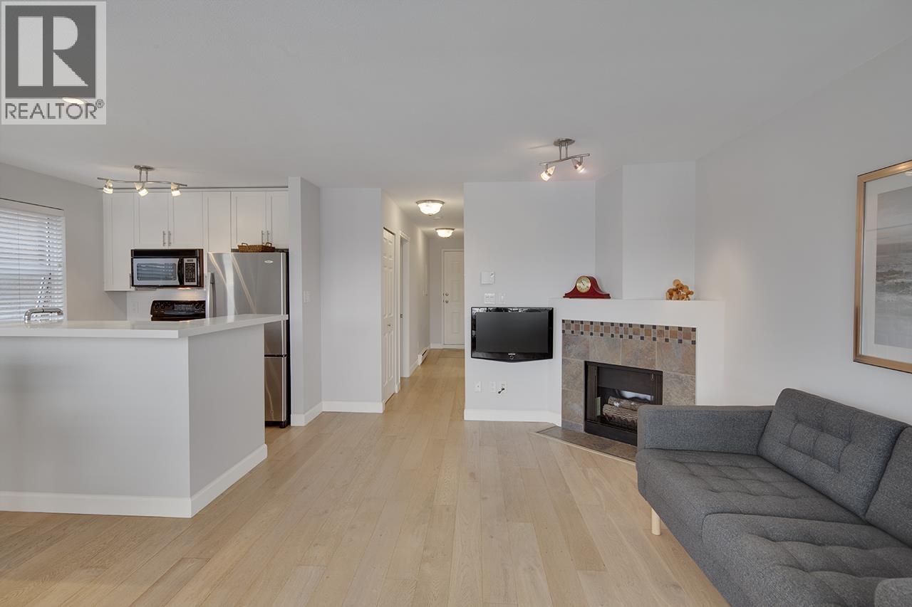 203 985 W 10th Avenue, Vancouver, British Columbia  V5Z 1L9 - Photo 2 - R3120408