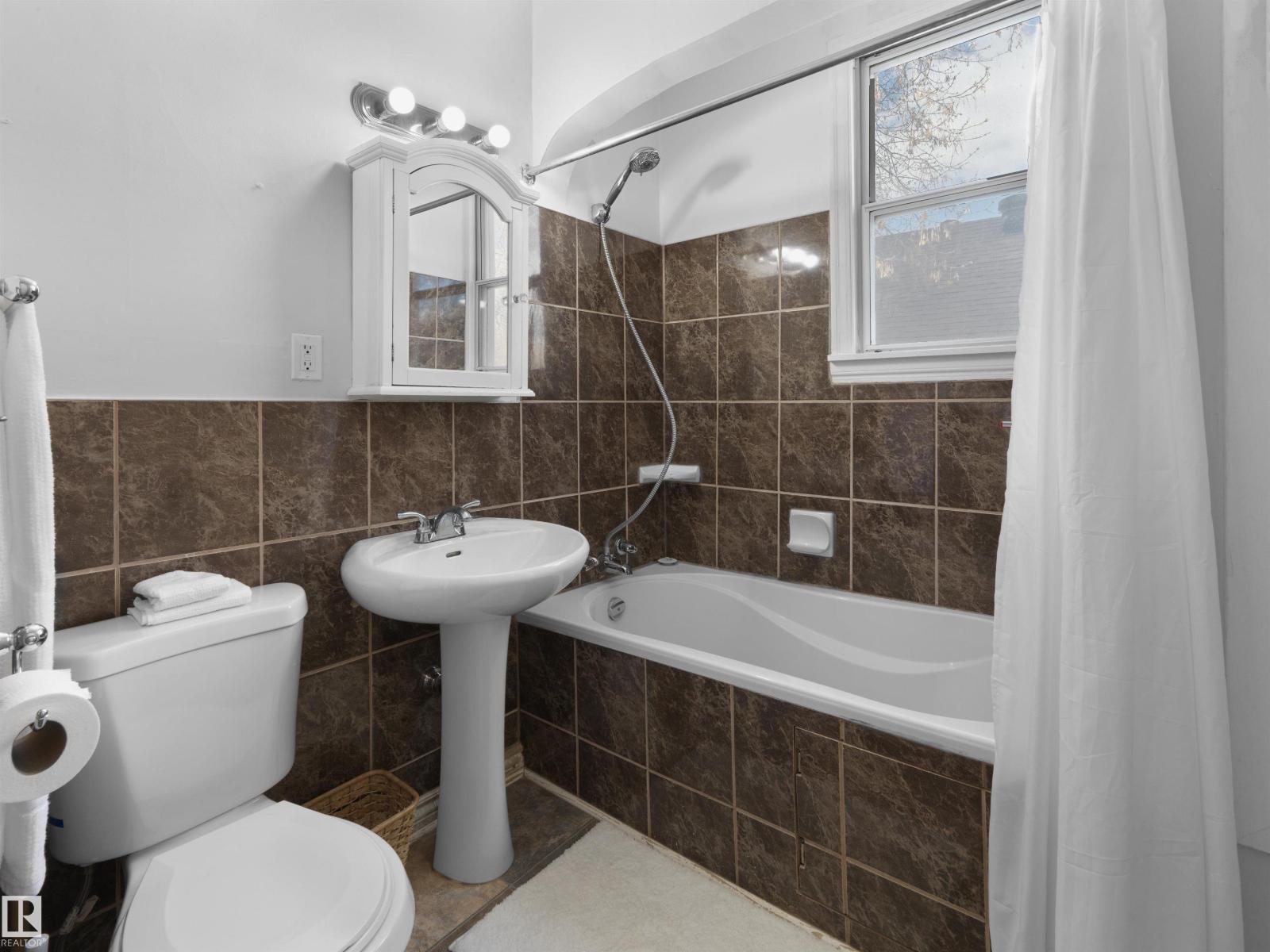 9808 90 Av Nw, Edmonton, Alberta  T6E 2T1 - Photo 20 - E4486045