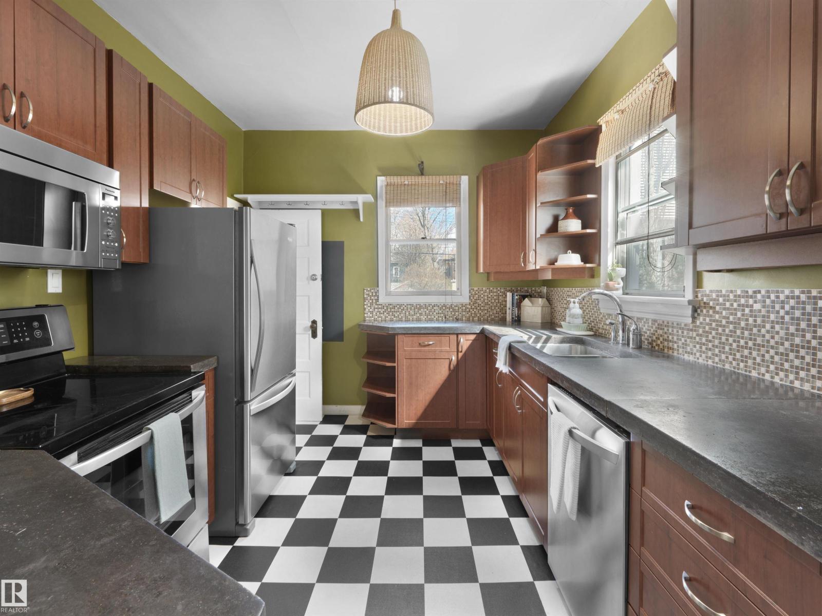 9808 90 Av Nw, Edmonton, Alberta  T6E 2T1 - Photo 12 - E4486045