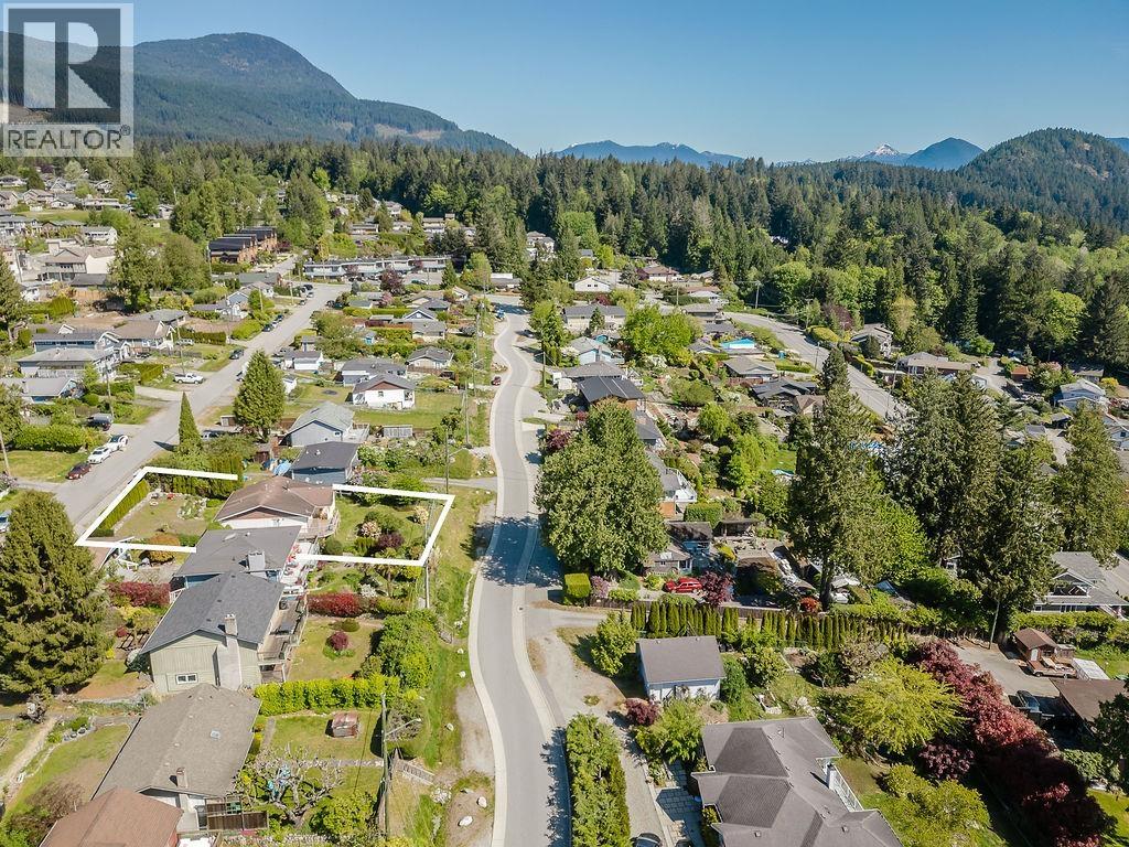 606 Martin Road, Gibsons, British Columbia  V0N 1V9 - Photo 38 - R3120390