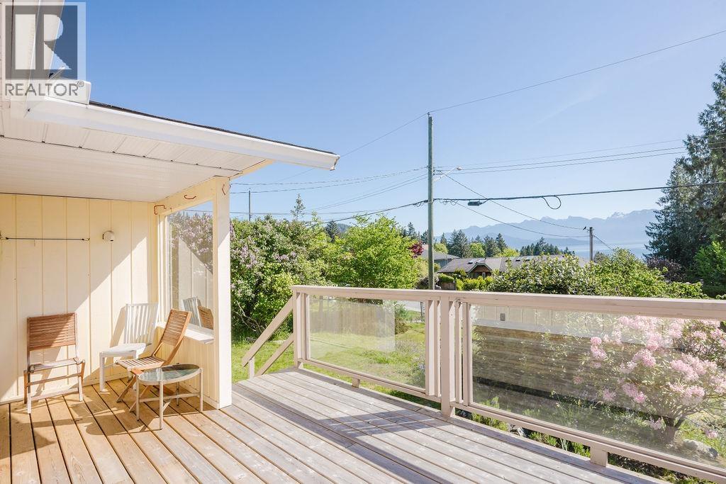 606 Martin Road, Gibsons, British Columbia  V0N 1V9 - Photo 4 - R3120390